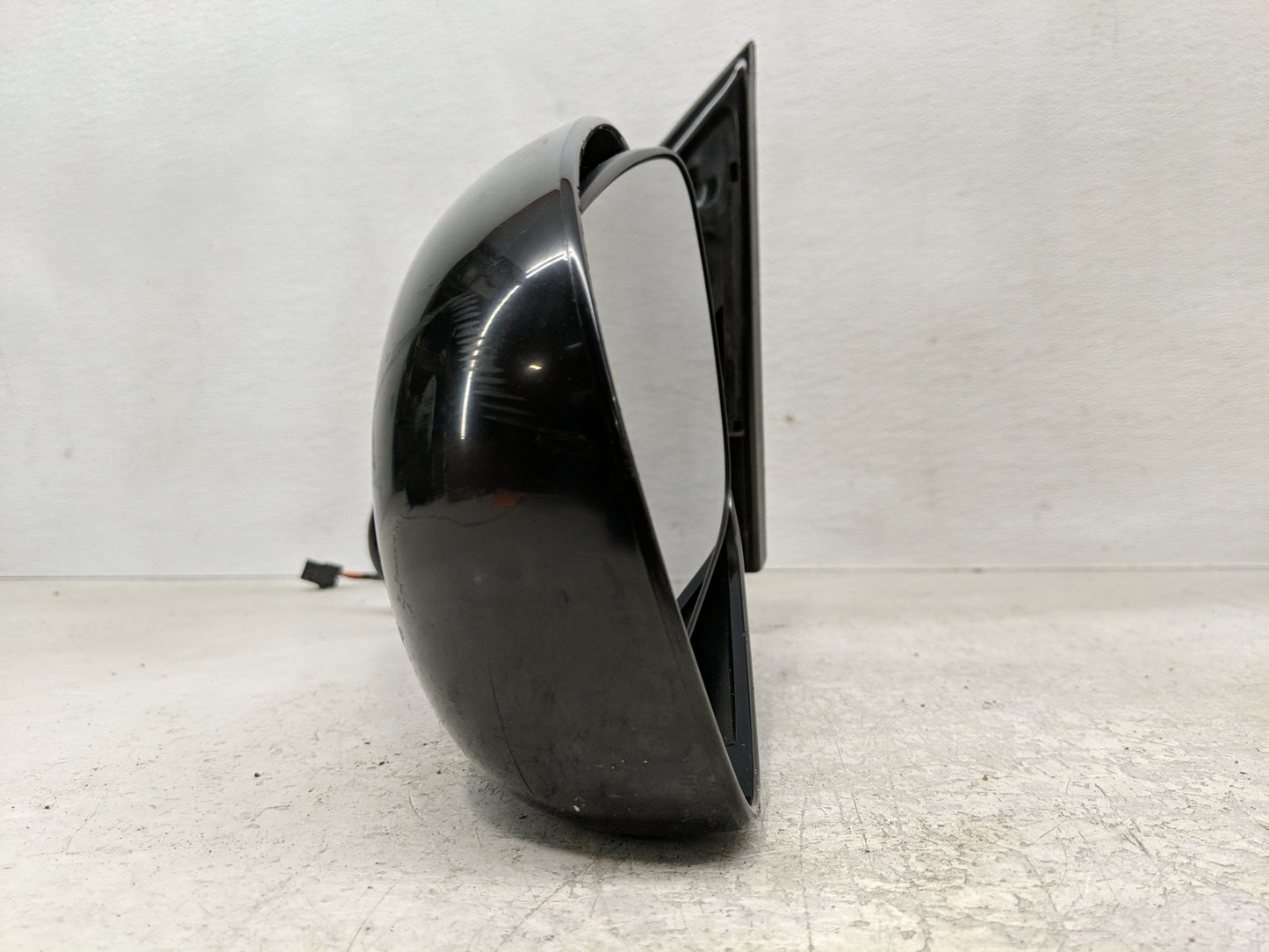 2005-2007 Dodge Caravan Driver Side View Mirror - Left Door Mirror OEM Used - Oemusedautoparts1.com