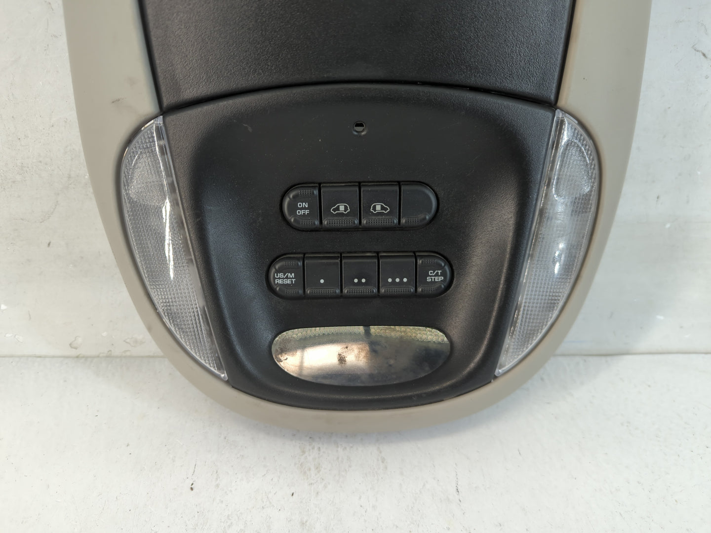 2007 Dodge Caravan Overhead Roof Console - Oemusedautoparts1.com