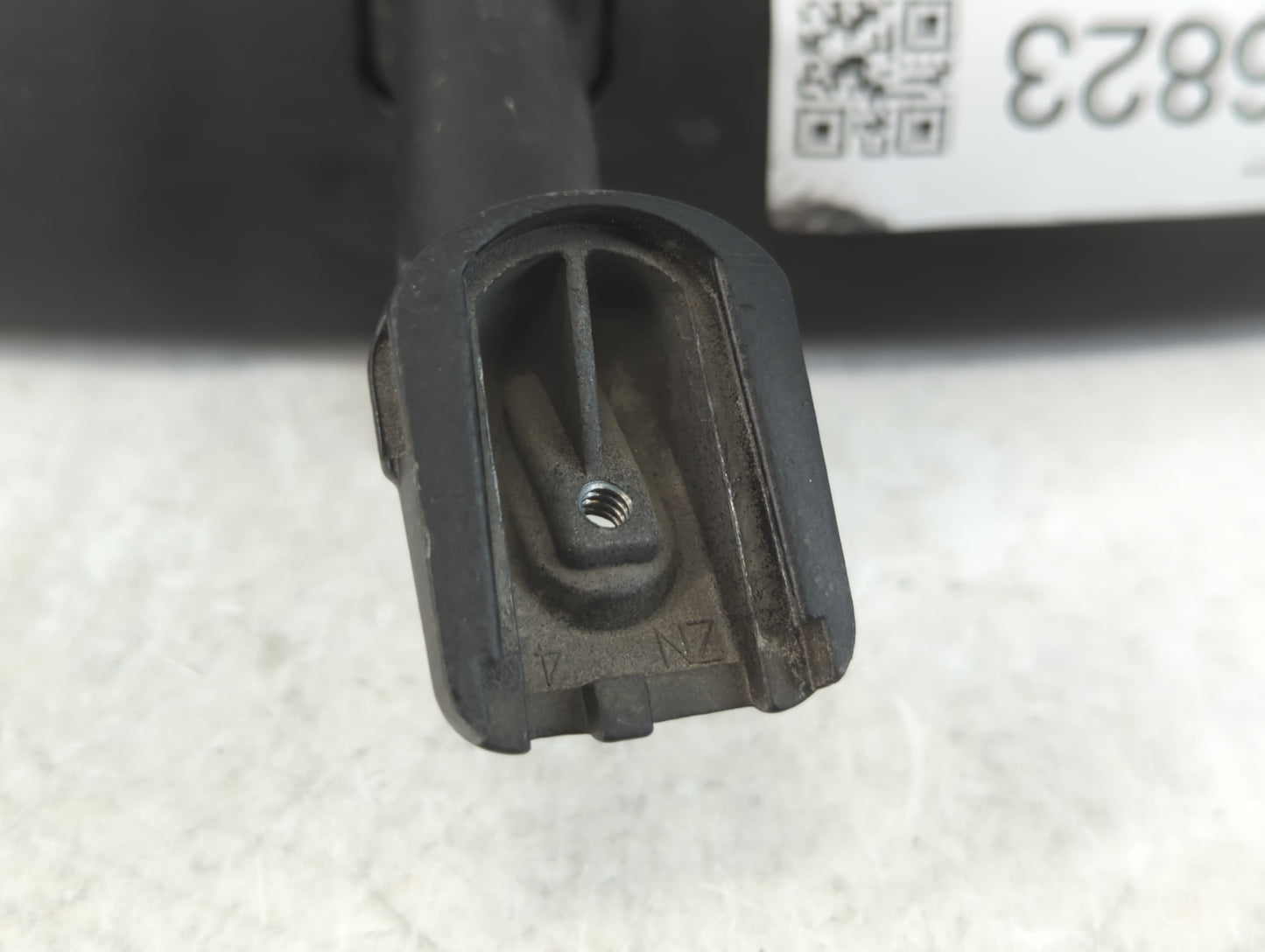 2007 Dodge Caravan Interior Rear View Mirror Replacement OEM P/N:E8011088 Fits OEM Used Auto Parts - Oemusedautoparts1.com