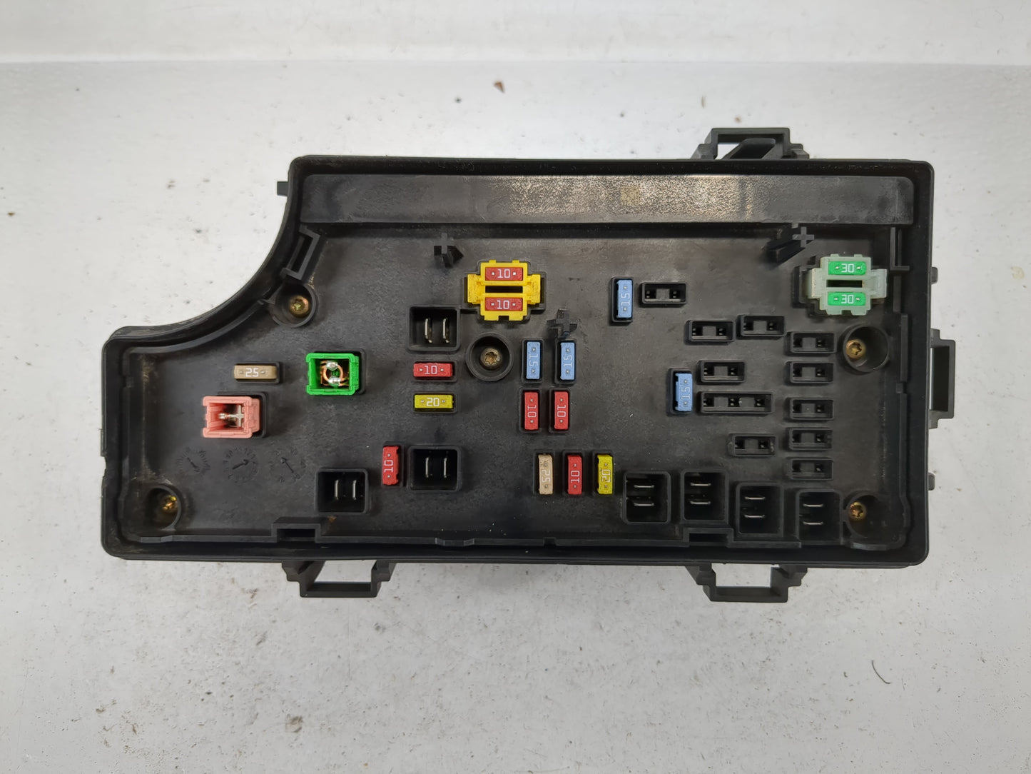 2006-2007 Dodge Charger Fusebox Fuse Box Panel Relay Module P/N:P04692140AH Fits Fits 2006 2007 OEM Used Auto Parts - Oemuse