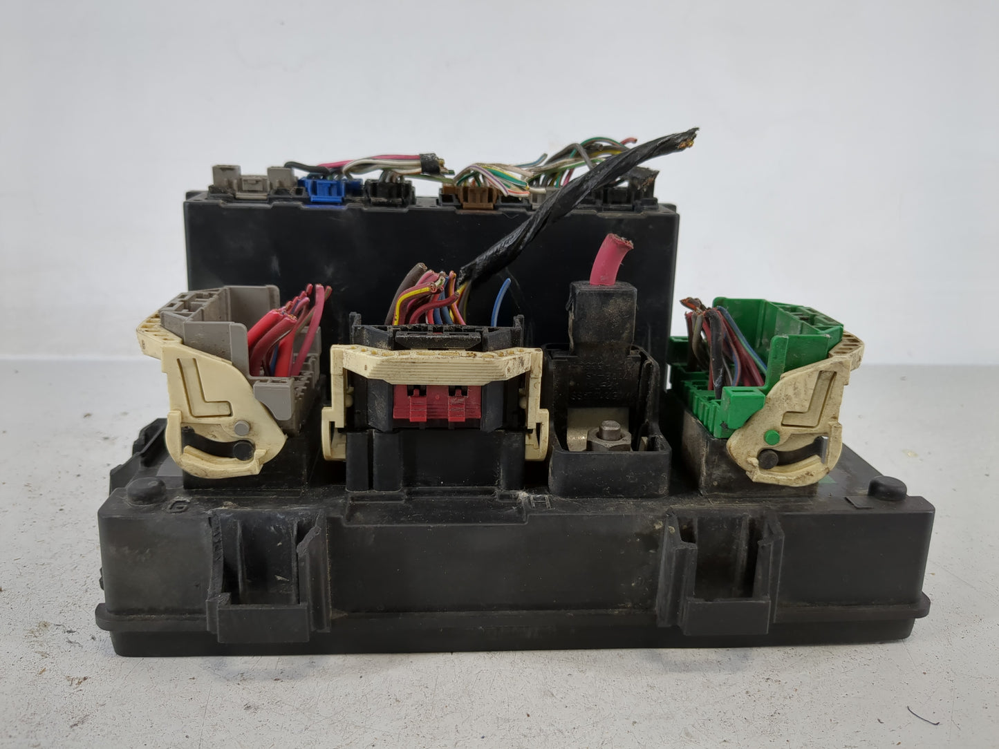 2006-2007 Dodge Charger Fusebox Fuse Box Panel Relay Module P/N:P04692140AH Fits Fits 2006 2007 OEM Used Auto Parts - Oemuse