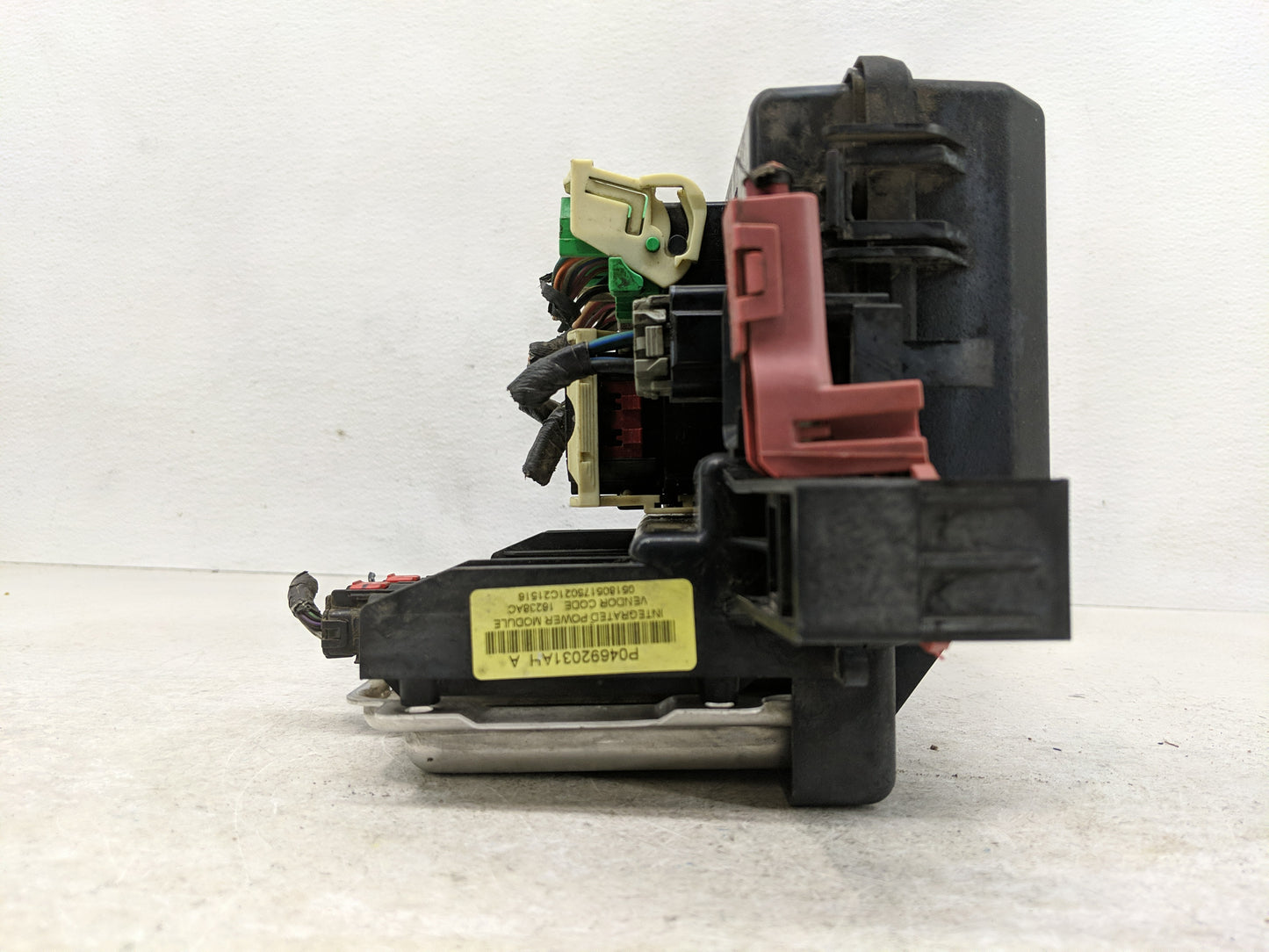 2006-2007 Dodge Charger Fusebox Fuse Box Panel Relay Module Fits Fits 2006 2007 OEM Used Auto Parts - Oemusedautoparts1.com