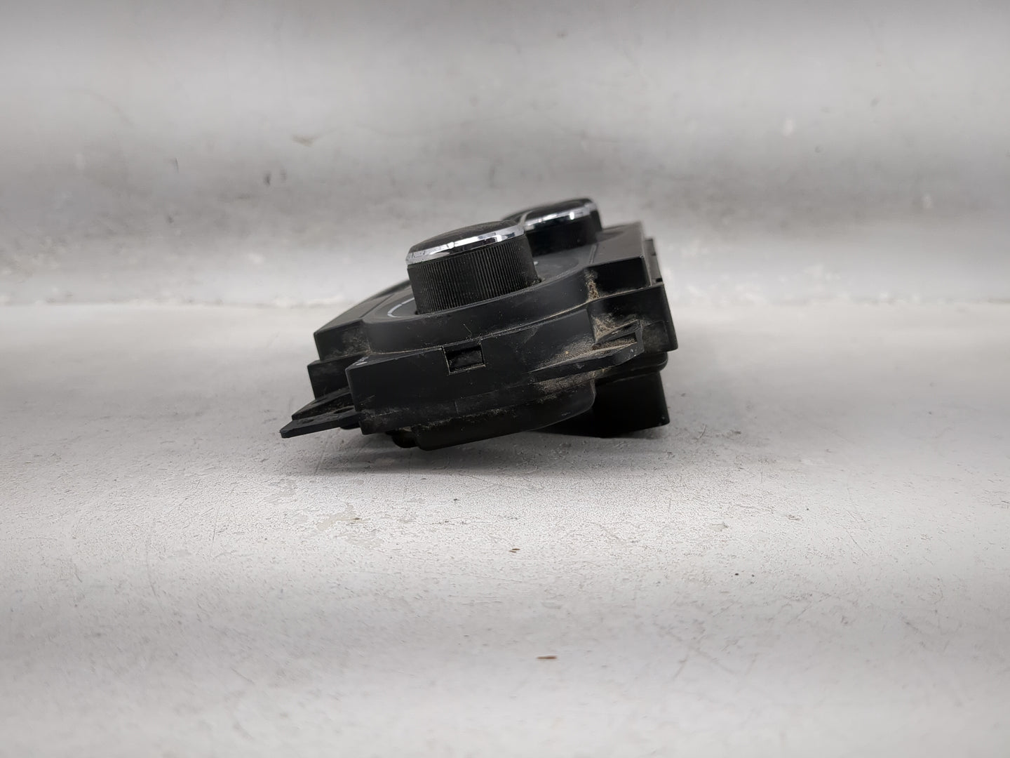 2006-2007 Dodge Charger Climate Control Module Temperature AC/Heater Replacement P/N:P55111030AG Fits Fits 2005 2006 2007 OE