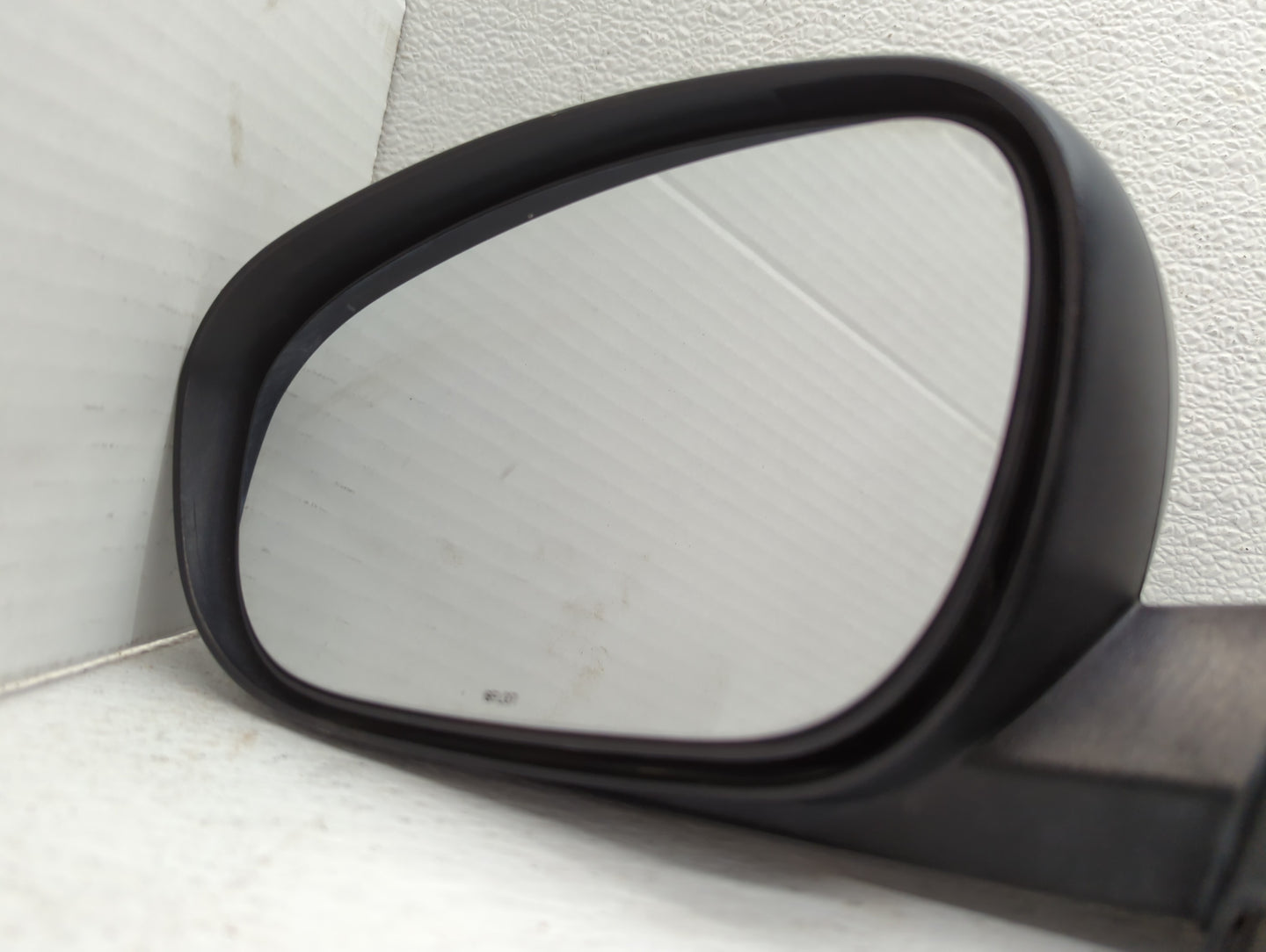 2006-2010 Dodge Charger Driver Side View Mirror - Left Door Mirror OEM Used - Oemusedautoparts1.com