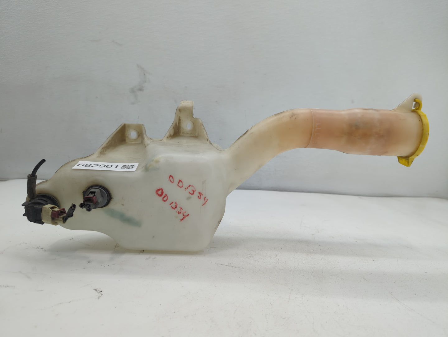 2006-2010 Dodge Charger Windshield Washer Fluid Reservoir Bottle Oem - Oemusedautoparts1.com