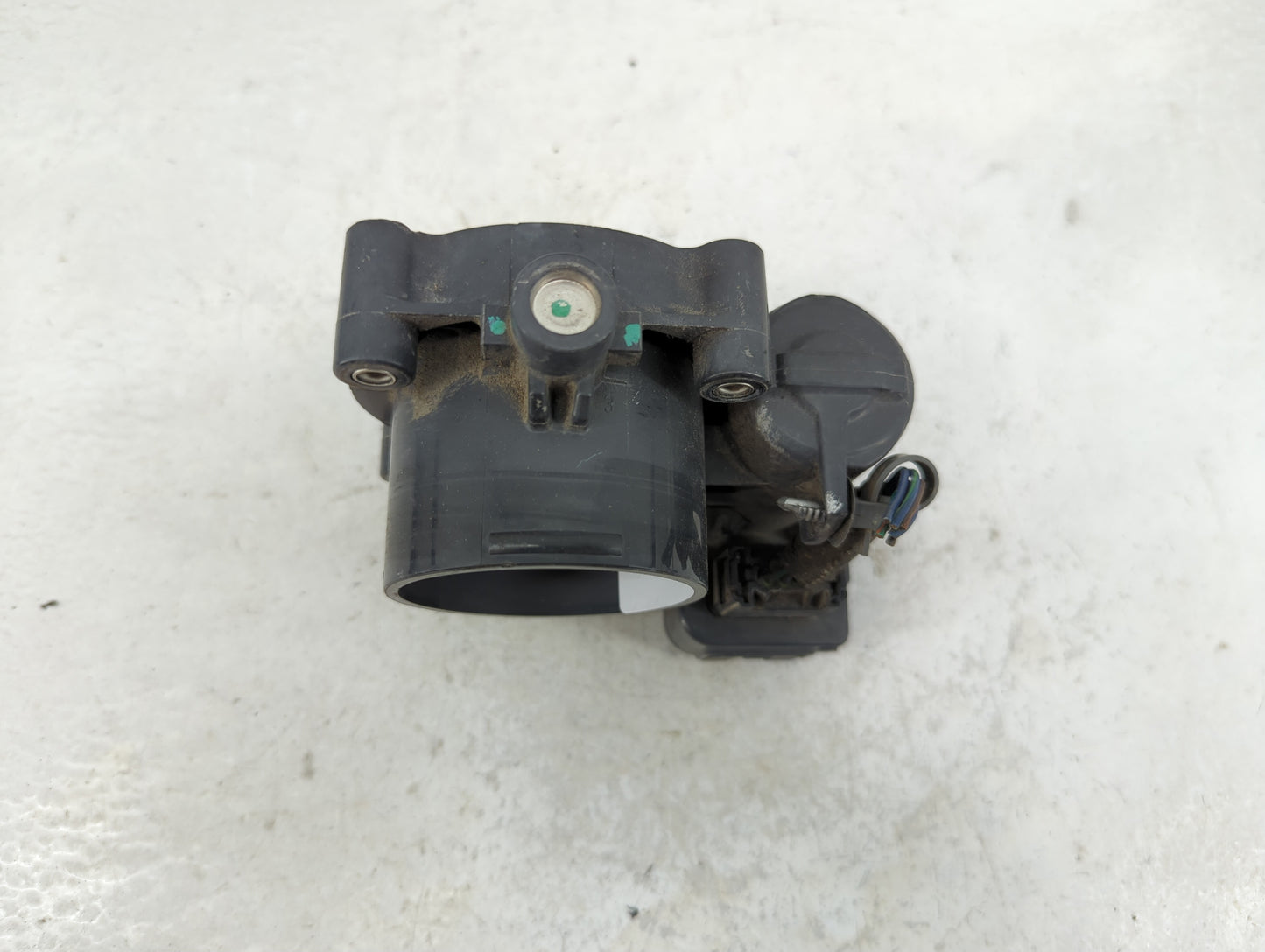 2004-2007 Dodge Dakota Throttle Body P/N:04861661AA Fits Fits 2004 2005 2006 2007 OEM Used Auto Parts - Oemusedautoparts1.co