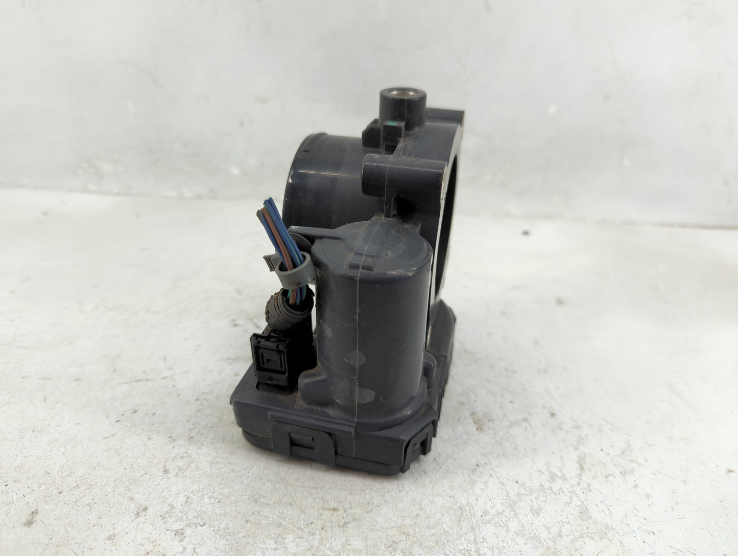 2004-2007 Dodge Dakota Throttle Body P/N:04861661AA Fits Fits 2004 2005 2006 2007 OEM Used Auto Parts - Oemusedautoparts1.co