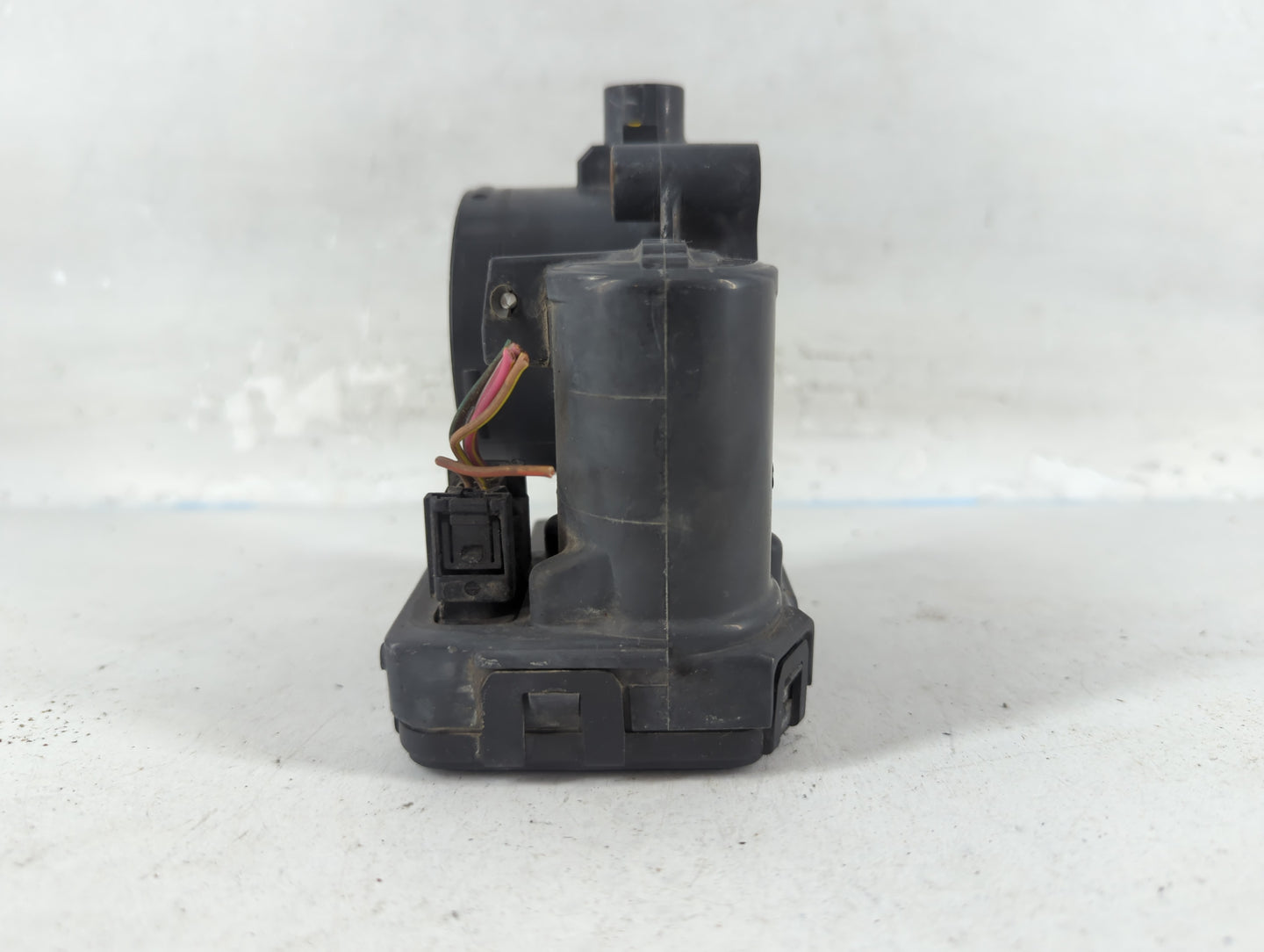 2007-2011 Dodge Dakota Throttle Body P/N:04861661AA Fits Fits 2007 2008 2009 2010 2011 2012 OEM Used Auto Parts - Oemusedaut