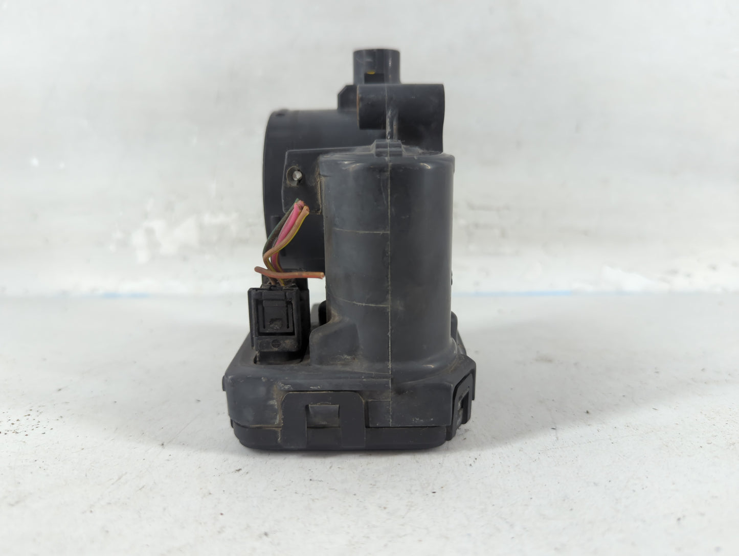 2007-2011 Dodge Dakota Throttle Body P/N:04861661AA Fits Fits 2007 2008 2009 2010 2011 2012 OEM Used Auto Parts - Oemusedaut