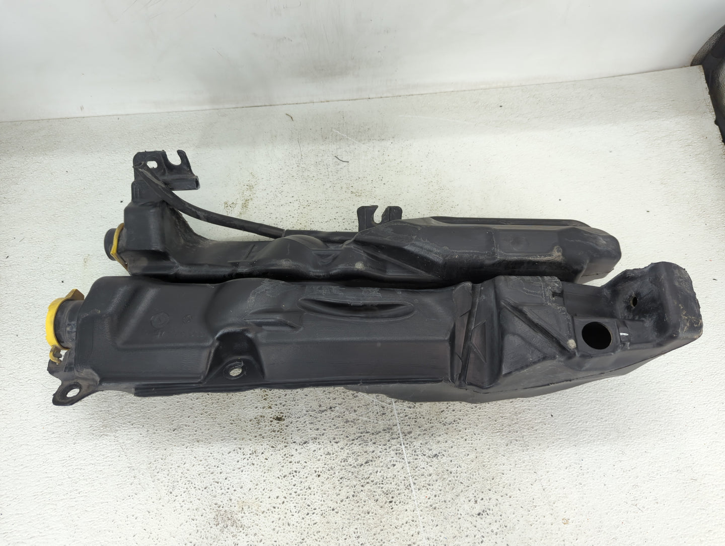2007-2007 Dodge Durango Windshield Washer Fluid Reservoir Bottle Oem - Oemusedautoparts1.com