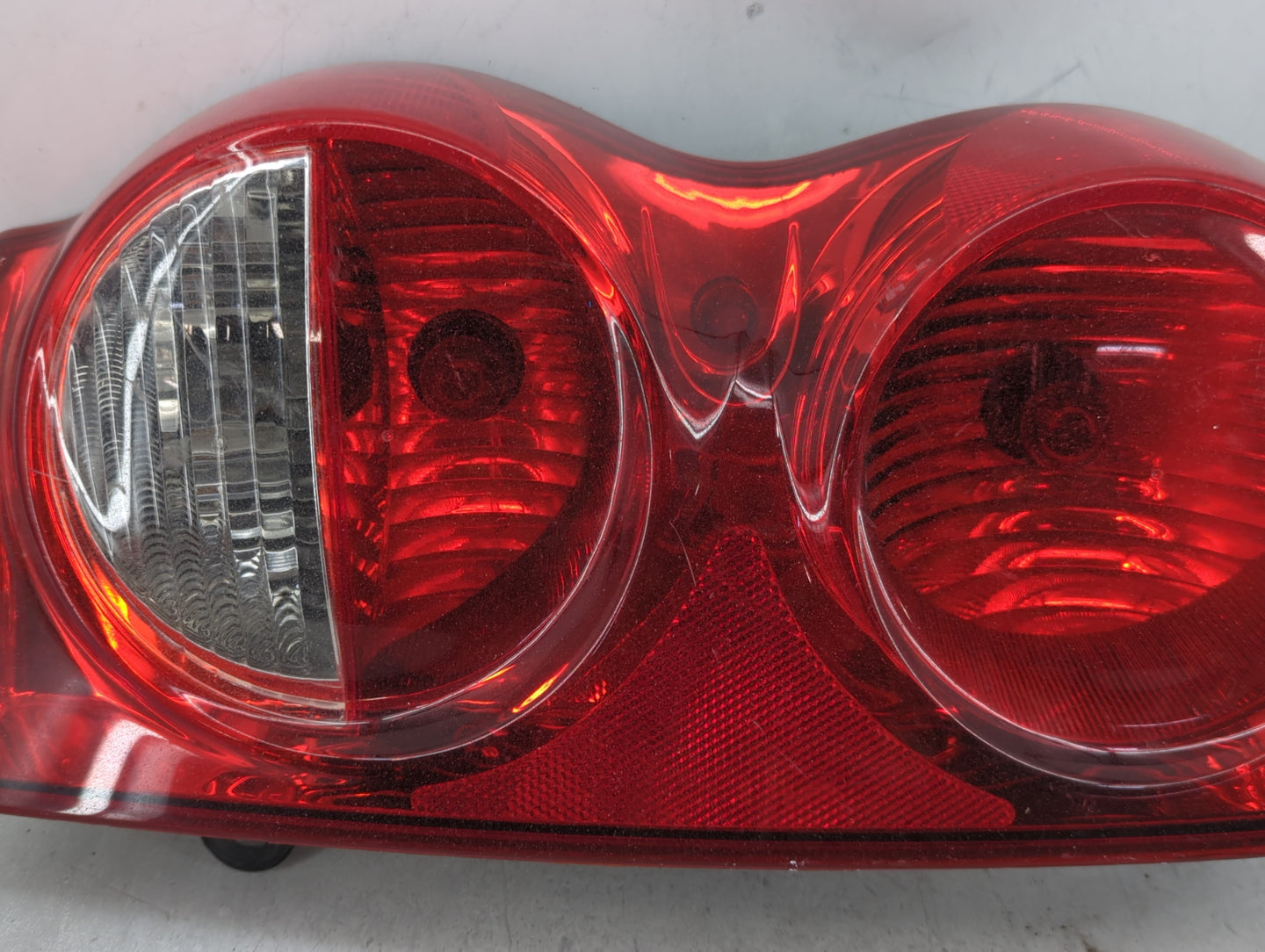 2004-2009 Dodge Durango Tail Light Assembly Driver Left OEM P/N:55077427AK Fits Fits 2004 2005 2006 2007 2008 2009 OEM Used 