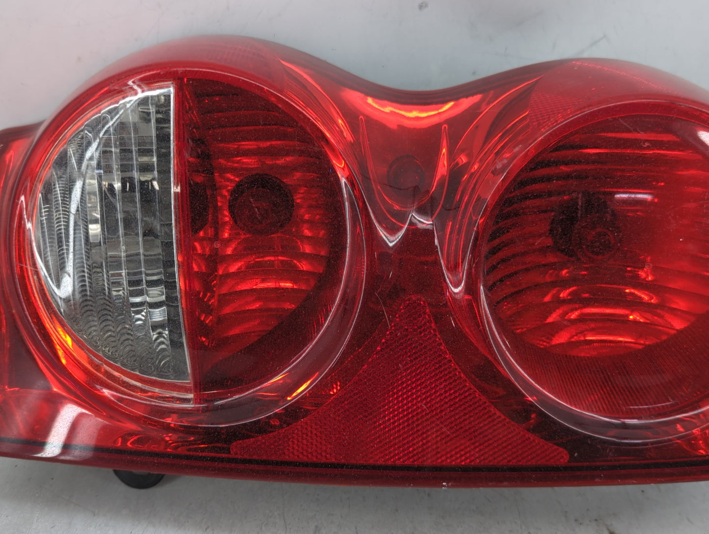 2004-2009 Dodge Durango Tail Light Assembly Driver Left OEM P/N:55077427AK Fits Fits 2004 2005 2006 2007 2008 2009 OEM Used 