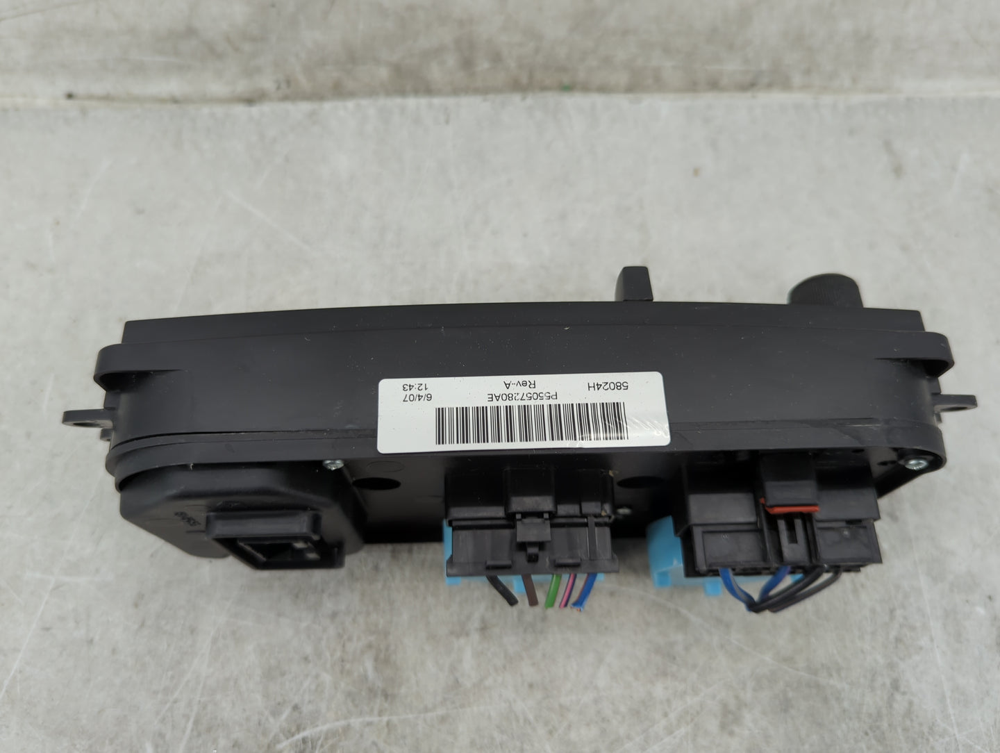 2007 Dodge Durango Climate Control Module Temperature AC/Heater Replacement P/N:P55057280AE Fits OEM Used Auto Parts - Oemus