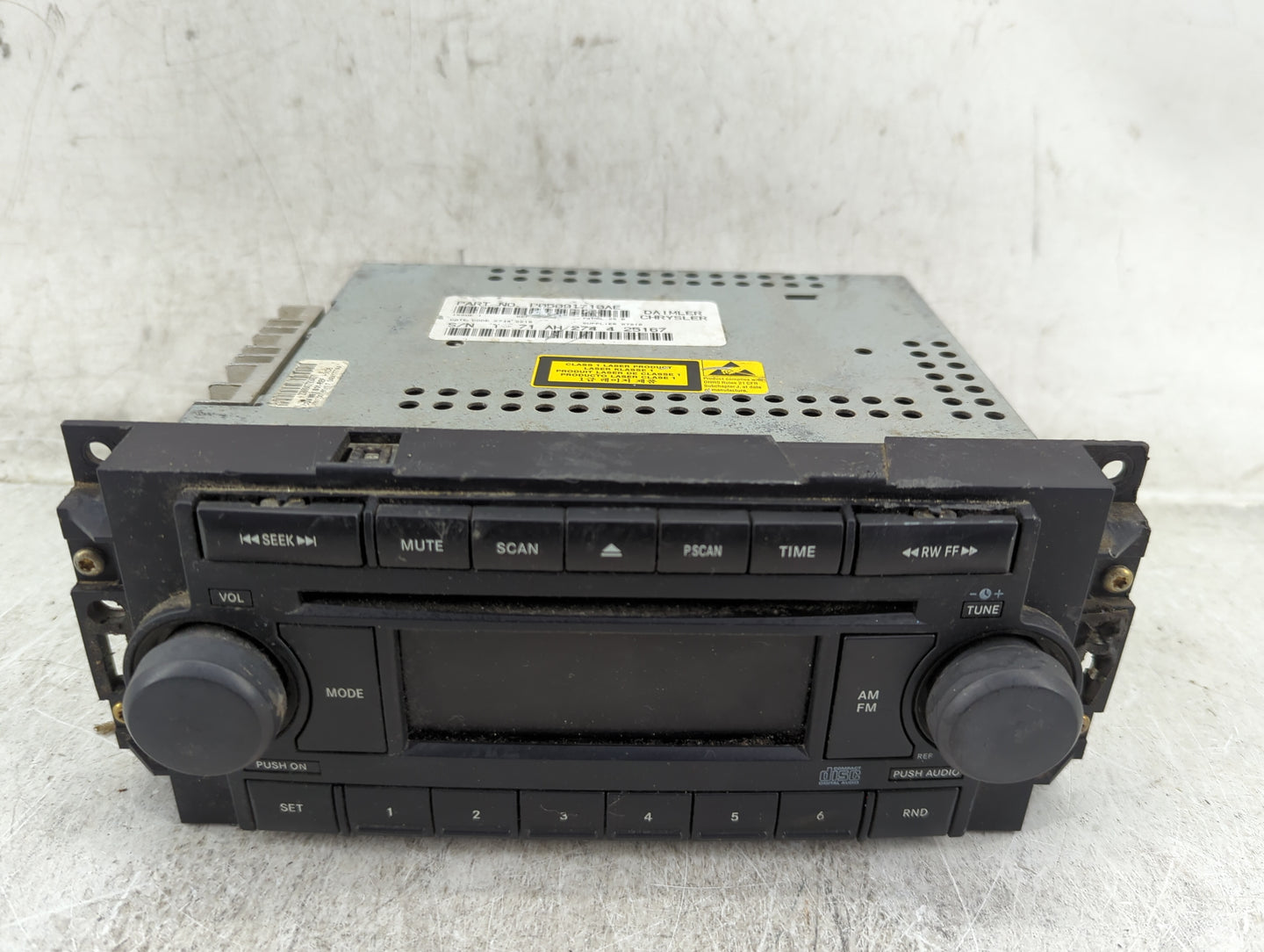 2006-2007 Dodge Durango Radio AM FM Cd Player Receiver Replacement P/N:P05091510AE Fits Fits 2006 2007 2008 2009 2010 OEM Us