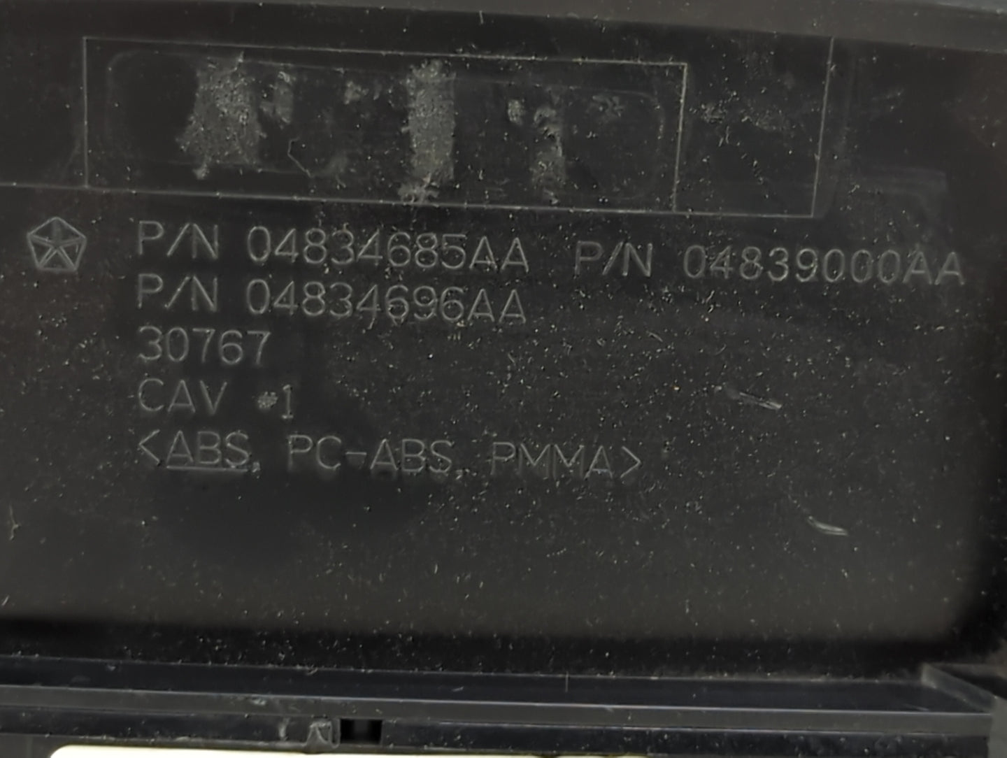 2007 Dodge Durango Instrument Cluster Speedometer Gauges P/N:04839000AA 04834696AA, 04834685AA Miles: Fits OEM Used Auto Par