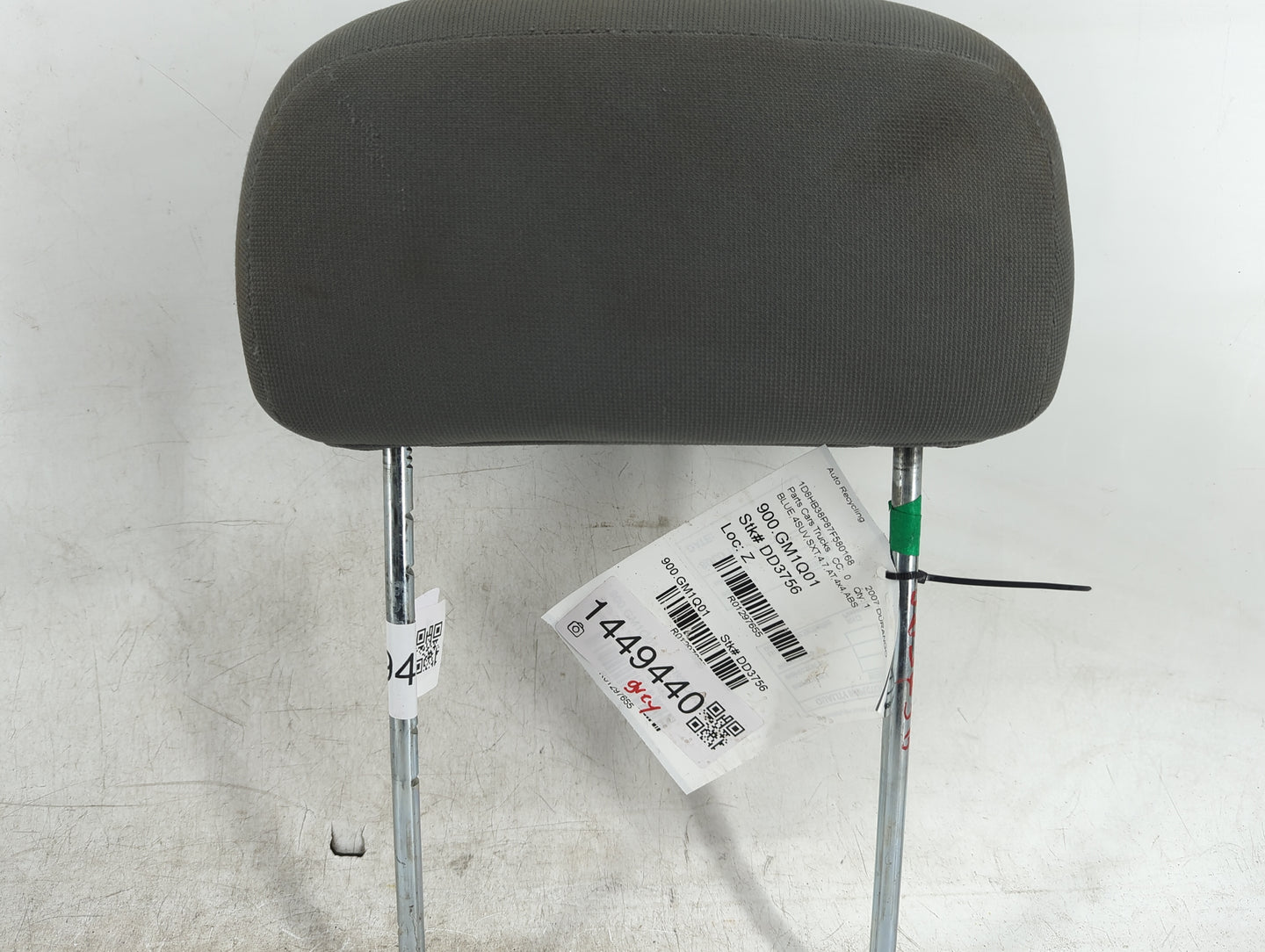 2007-2009 Dodge Durango Headrest Head Rest Rear Seat Fits Fits 2007 2008 2009 OEM Used Auto Parts - Oemusedautoparts1.com