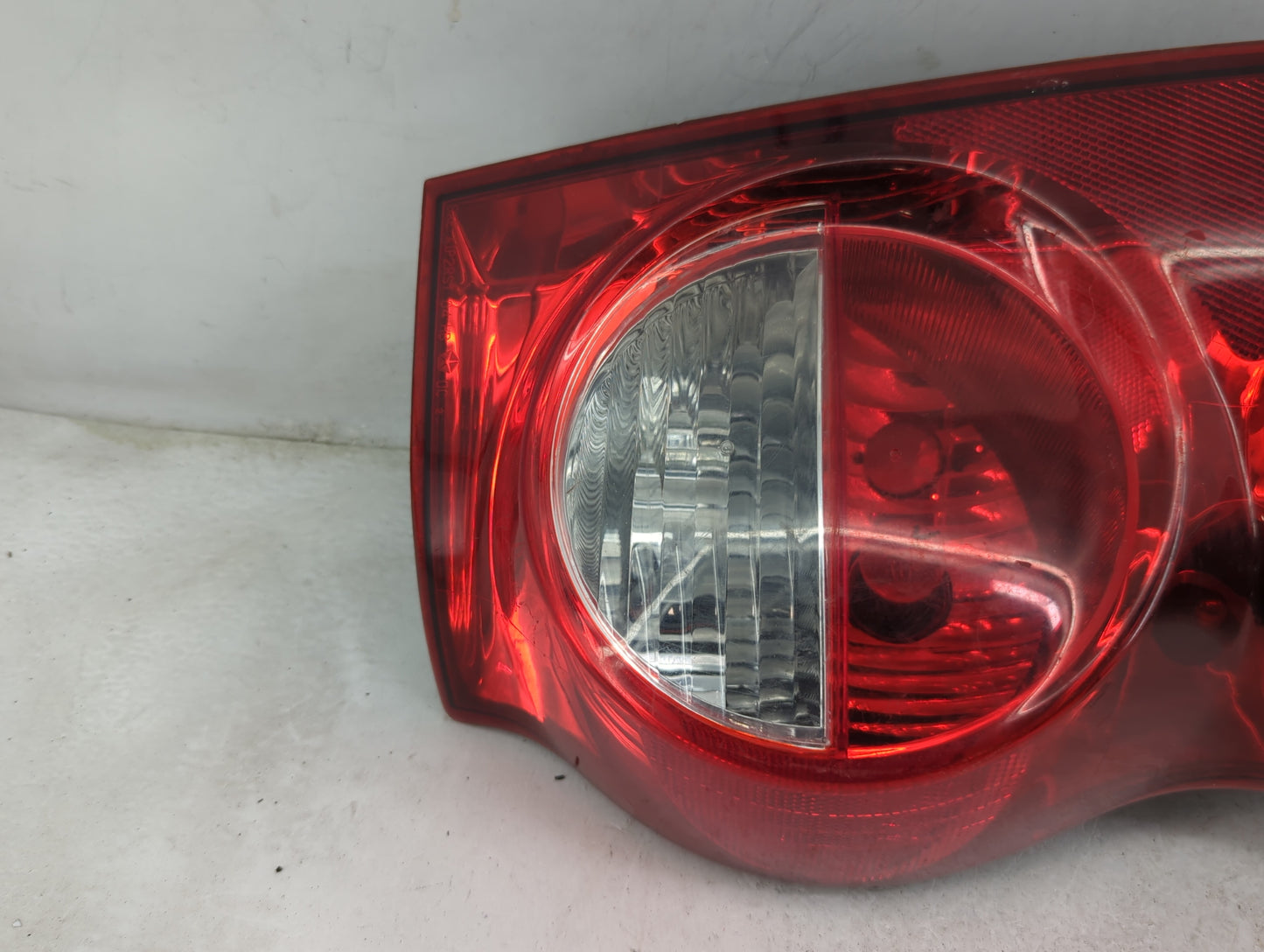 2004-2009 Dodge Durango Tail Light Assembly Passenger Right OEM P/N:55077426AK Fits Fits 2004 2005 2006 2007 2008 2009 OEM U