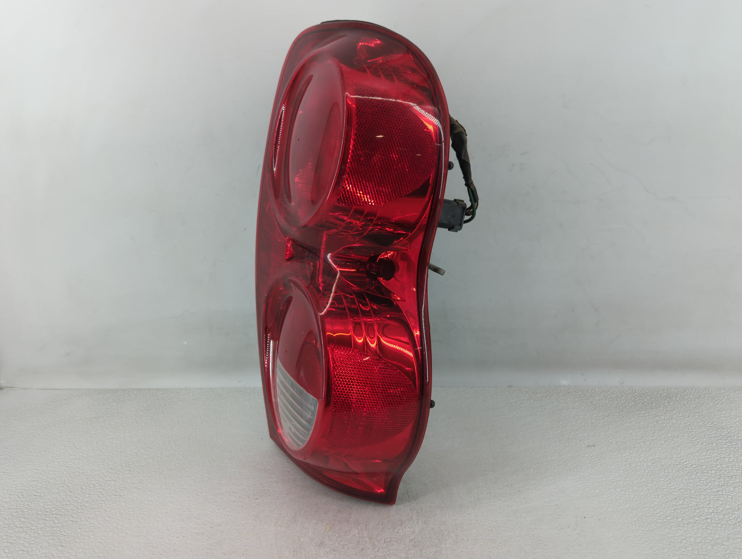 2004-2009 Dodge Durango Tail Light Assembly Passenger Right OEM P/N:55077426AK Fits Fits 2004 2005 2006 2007 2008 2009 OEM U