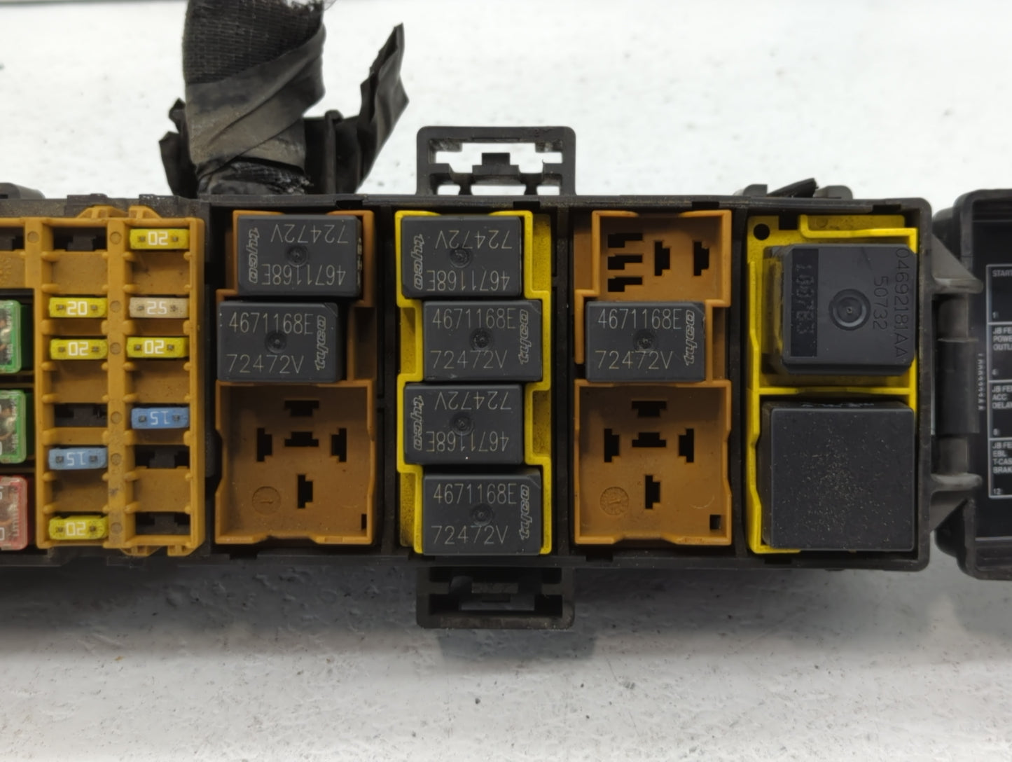 2007-2009 Dodge Durango Fusebox Fuse Box Panel Relay Module Fits Fits 2007 2008 2009 OEM Used Auto Parts - Oemusedautoparts1