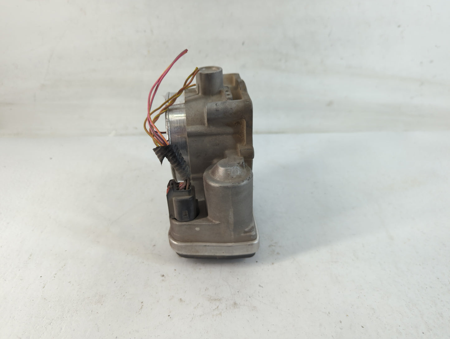 2005-2008 Dodge Durango Throttle Body P/N:5303 2801 AB A2C53112131 Fits Fits 2005 2006 2007 2008 2009 2010 2011 2012 OEM Use