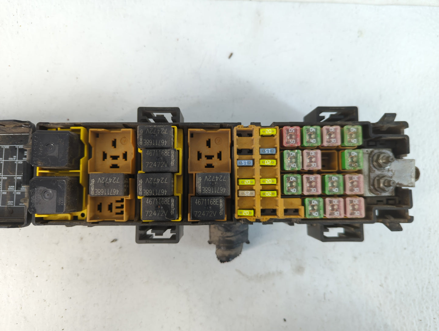 2007-2009 Dodge Durango Fusebox Fuse Box Panel Relay Module P/N:L0093323AA Fits Fits 2007 2008 2009 OEM Used Auto Parts - Oe