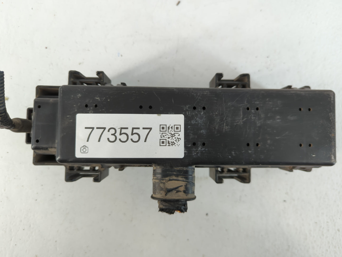 2007-2009 Dodge Durango Fusebox Fuse Box Panel Relay Module P/N:L0093323AA Fits Fits 2007 2008 2009 OEM Used Auto Parts - Oe