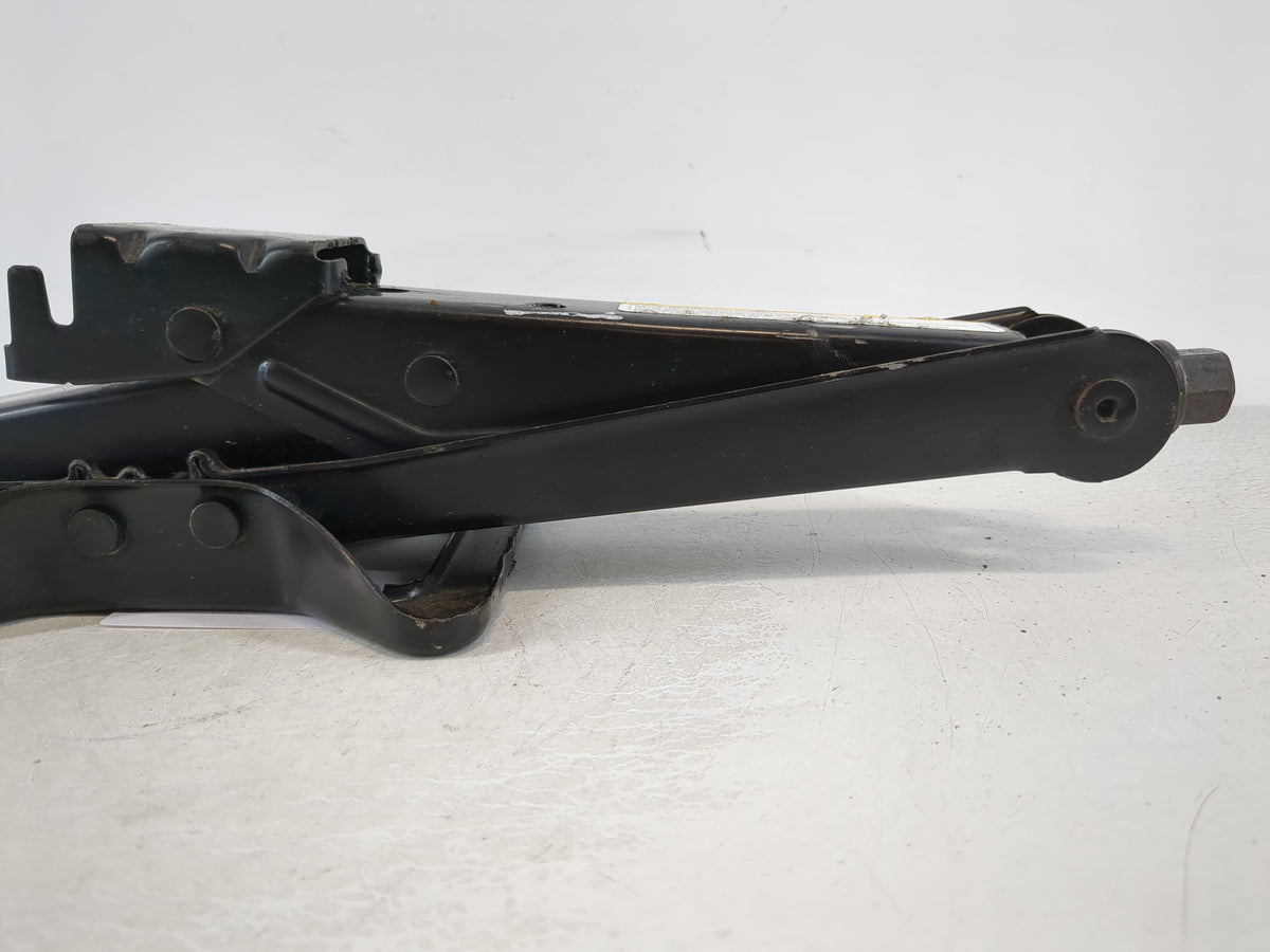 2007 Dodge Grand Caravan Spare Scissor Car Jack - Oemusedautoparts1.com