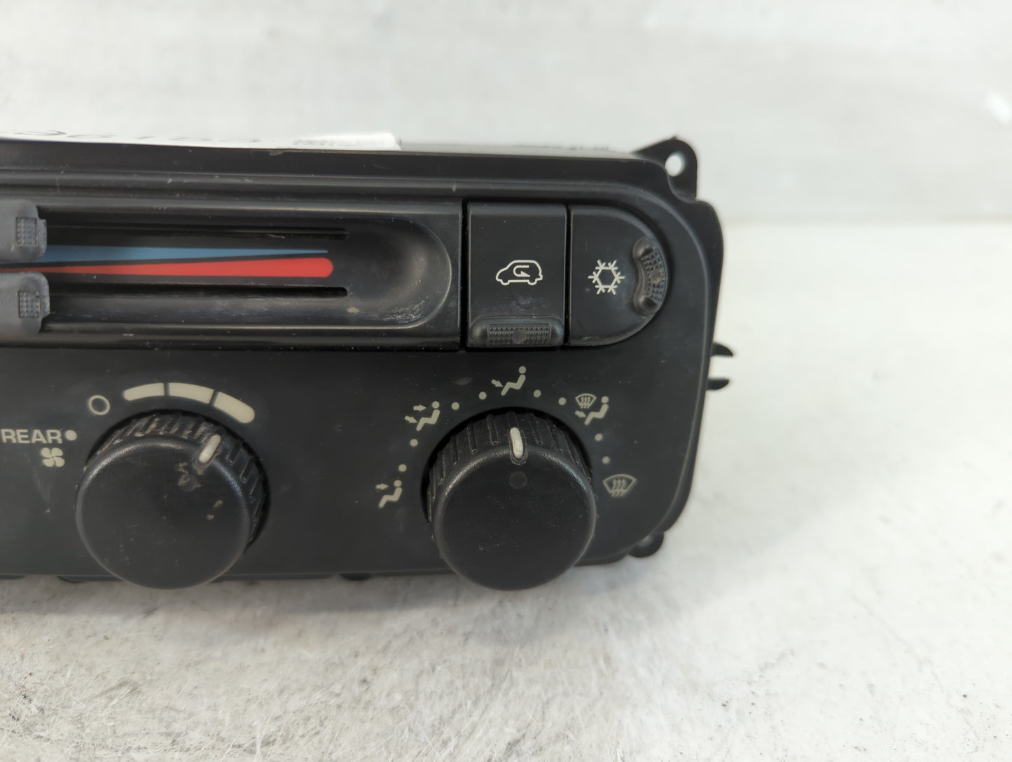 2007 Dodge Grand Caravan Climate Control Module Temperature AC/Heater Replacement P/N:05175359AC A Fits OEM Used Auto Parts 