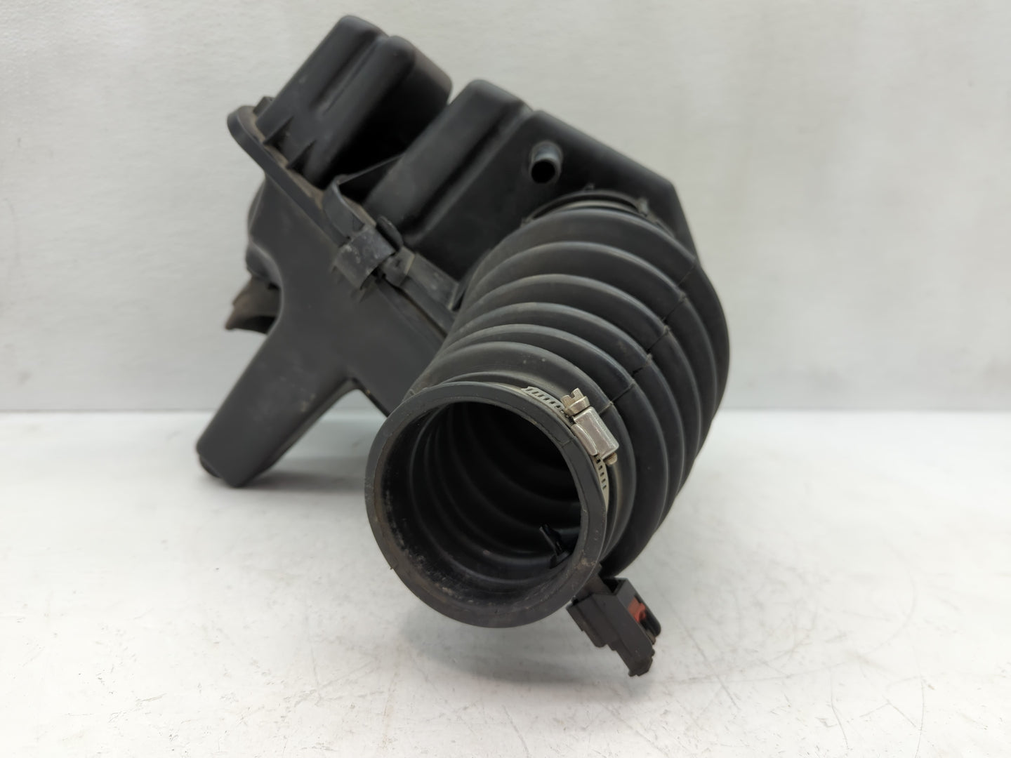 Dodge Grand Caravan Air Cleaner Intake-duct Hose Tube - Oemusedautoparts1.com