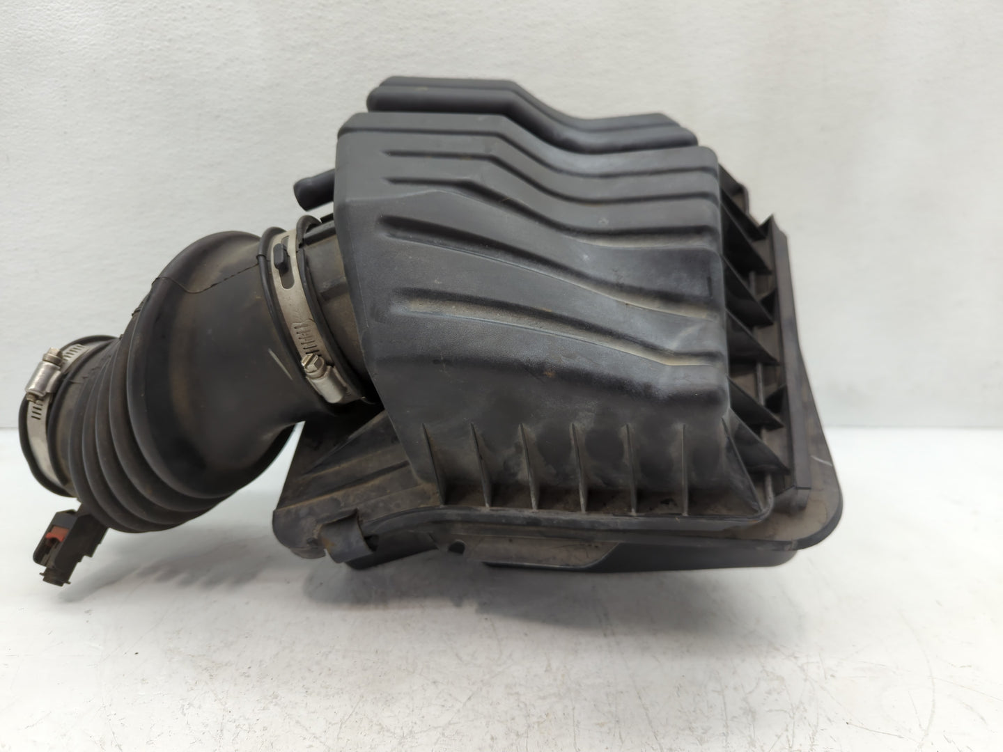 Dodge Grand Caravan Air Cleaner Intake-duct Hose Tube - Oemusedautoparts1.com