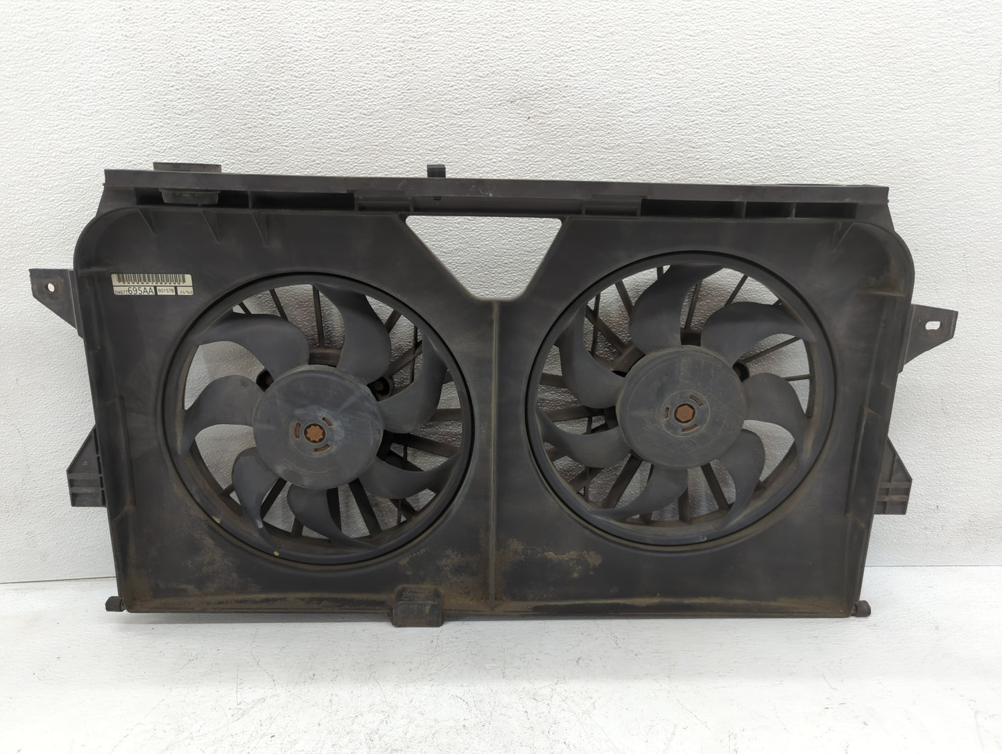 2007 Dodge Grand Caravan Electric Radiator Cooling Fan Motor Assembly P/N:T685AB9022 04677685AB Fits Fits 2005 2006 OEM Used