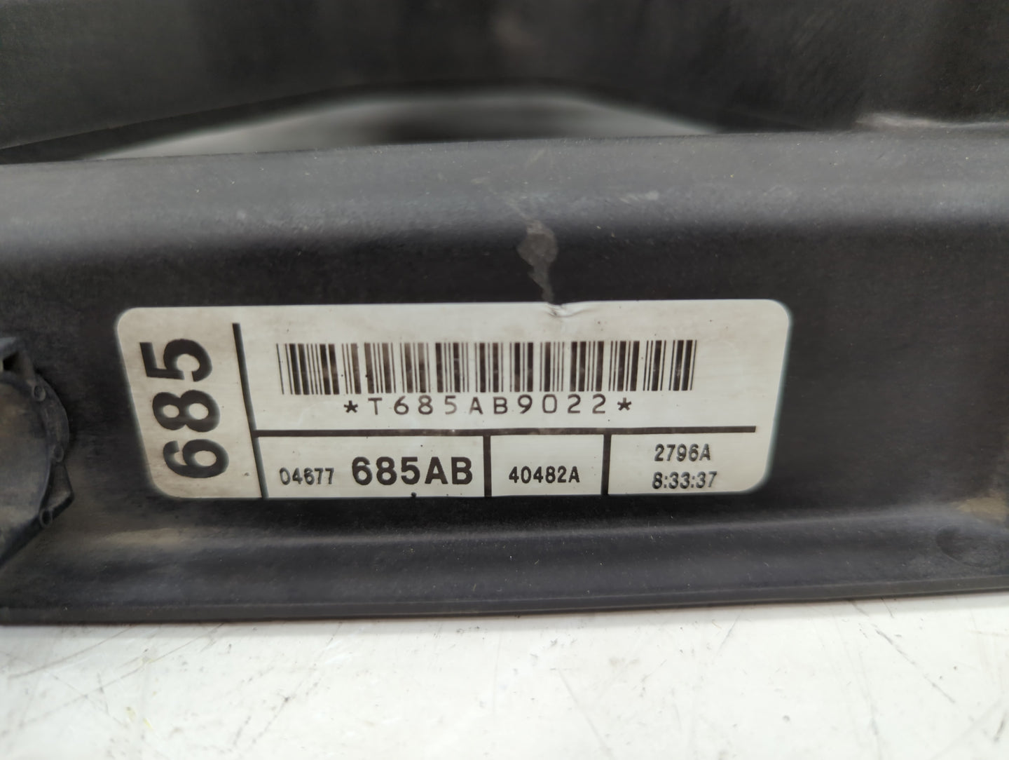 2007 Dodge Grand Caravan Electric Radiator Cooling Fan Motor Assembly P/N:T685AB9022 04677685AB Fits Fits 2005 2006 OEM Used
