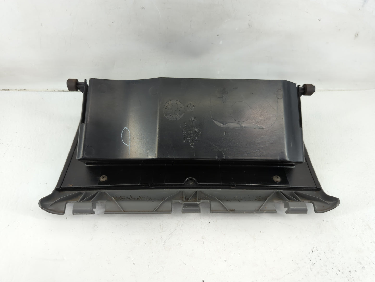 2007 Dodge Grand Caravan Passenger Glove Box Door Storage Compartment 956461 - Oemusedautoparts1.com