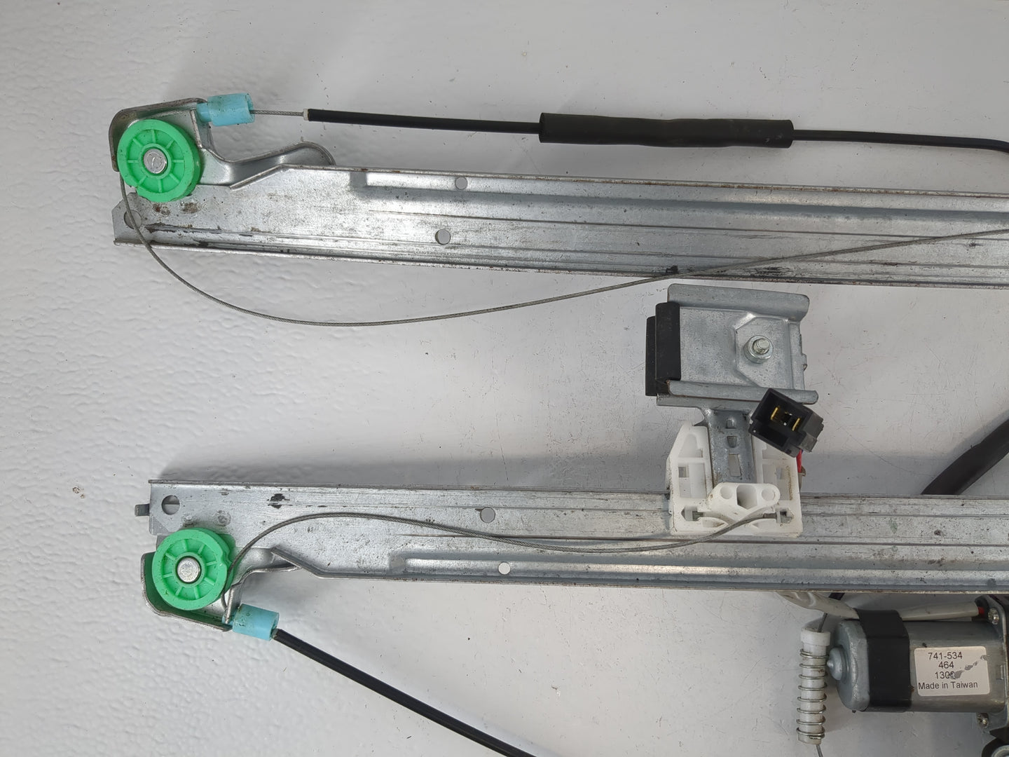 Dodge Grand Caravan Driver Left Front Window Regulator - Oemusedautoparts1.com