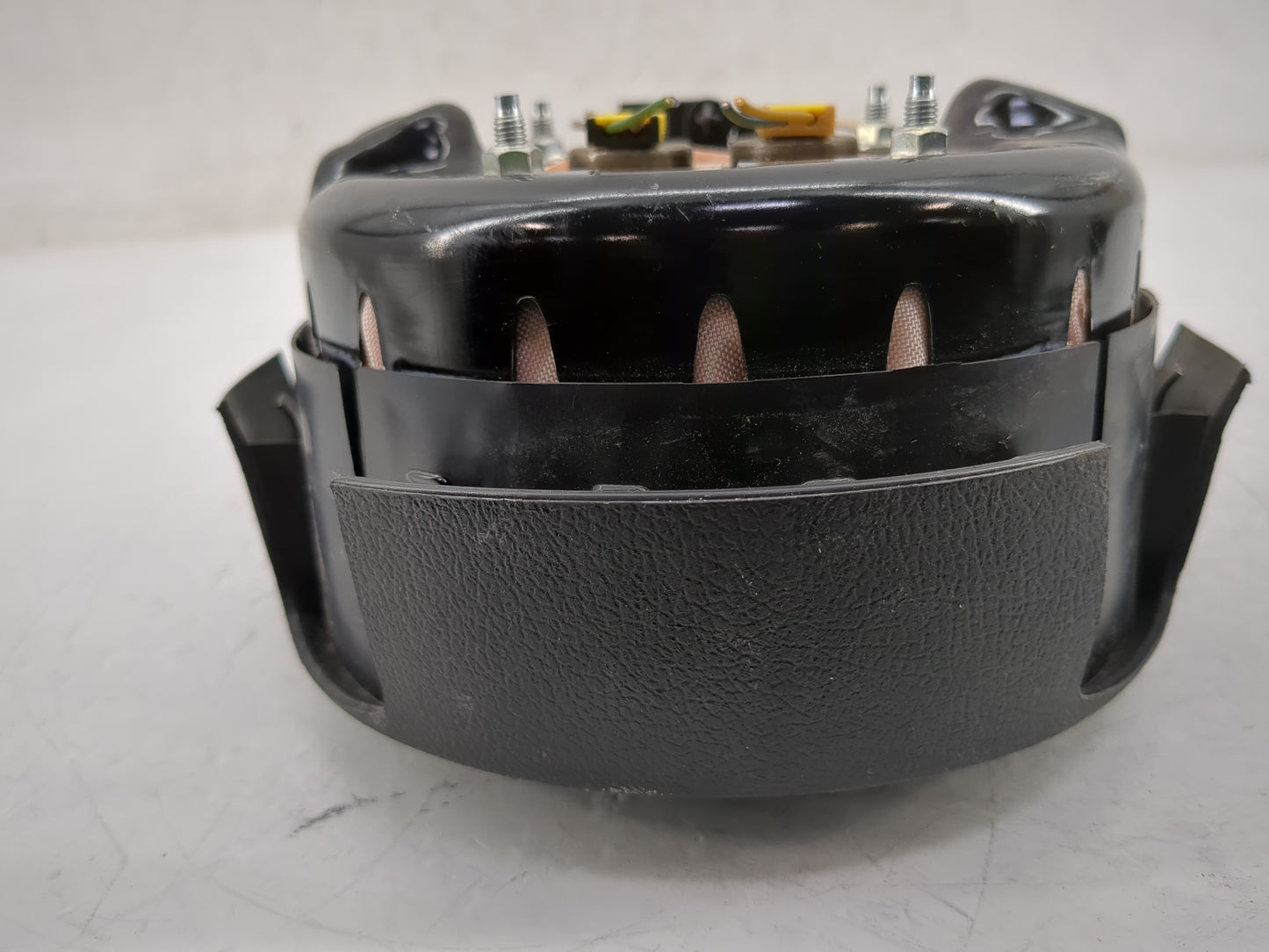 2006-2007 Dodge Magnum Air Bag Driver Left Steering Wheel Mounted Fits Fits 2006 2007 OEM Used Auto Parts - Oemusedautoparts