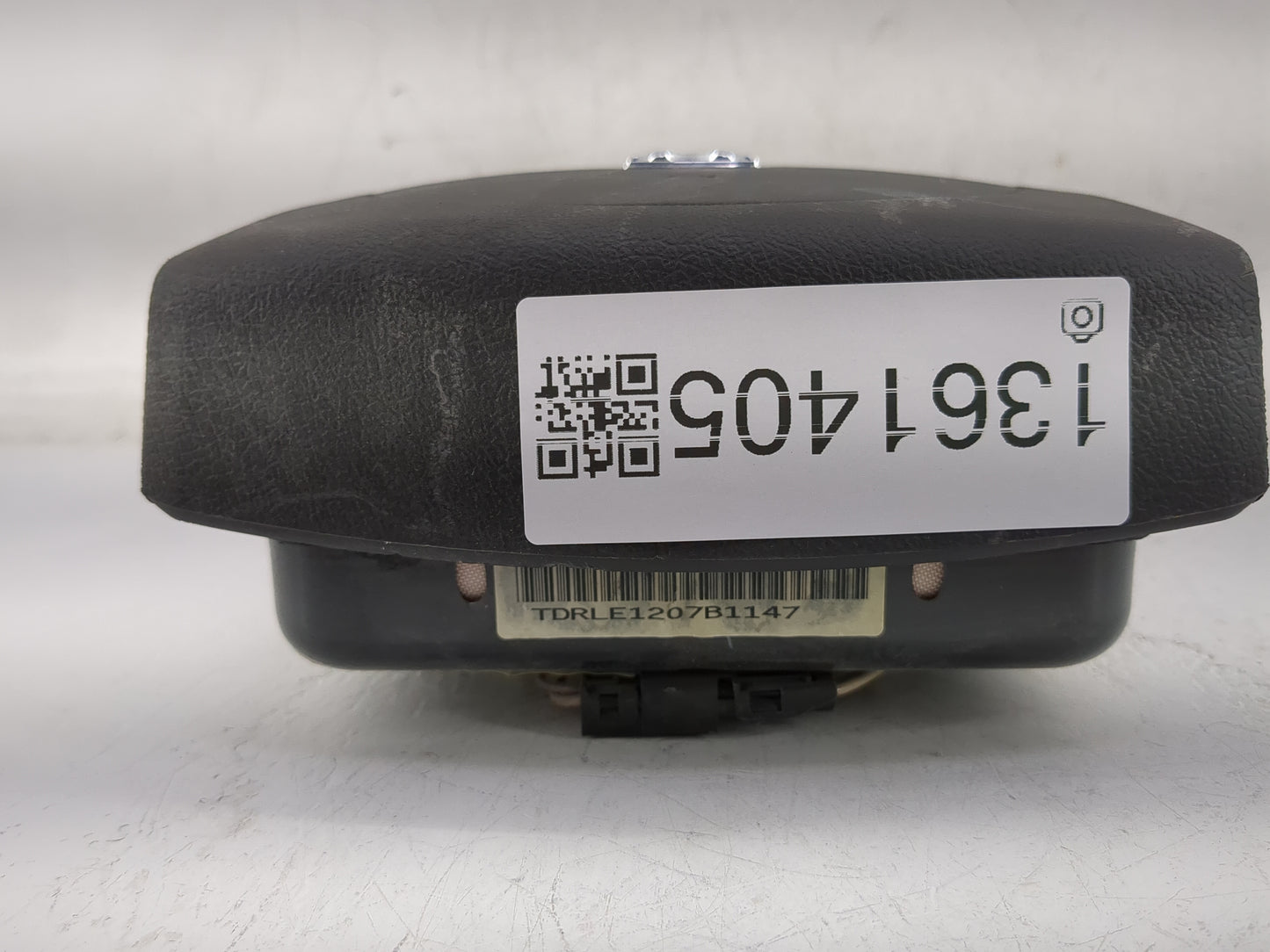 2006-2007 Dodge Magnum Air Bag Driver Left Steering Wheel Mounted Fits Fits 2006 2007 OEM Used Auto Parts - Oemusedautoparts