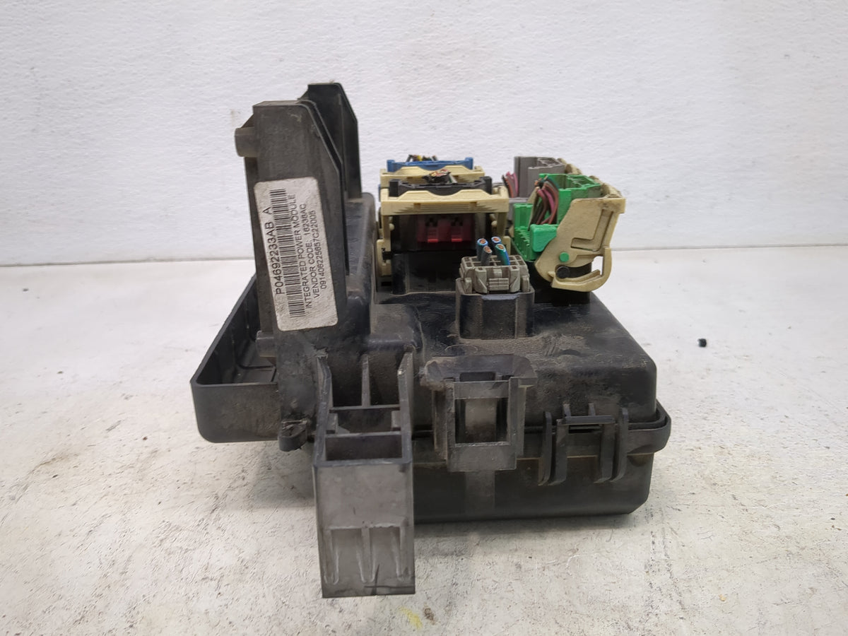 2007 Dodge Magnum Fusebox Fuse Box Relay Module Tipm P04692233ab - Oemusedautoparts1.com