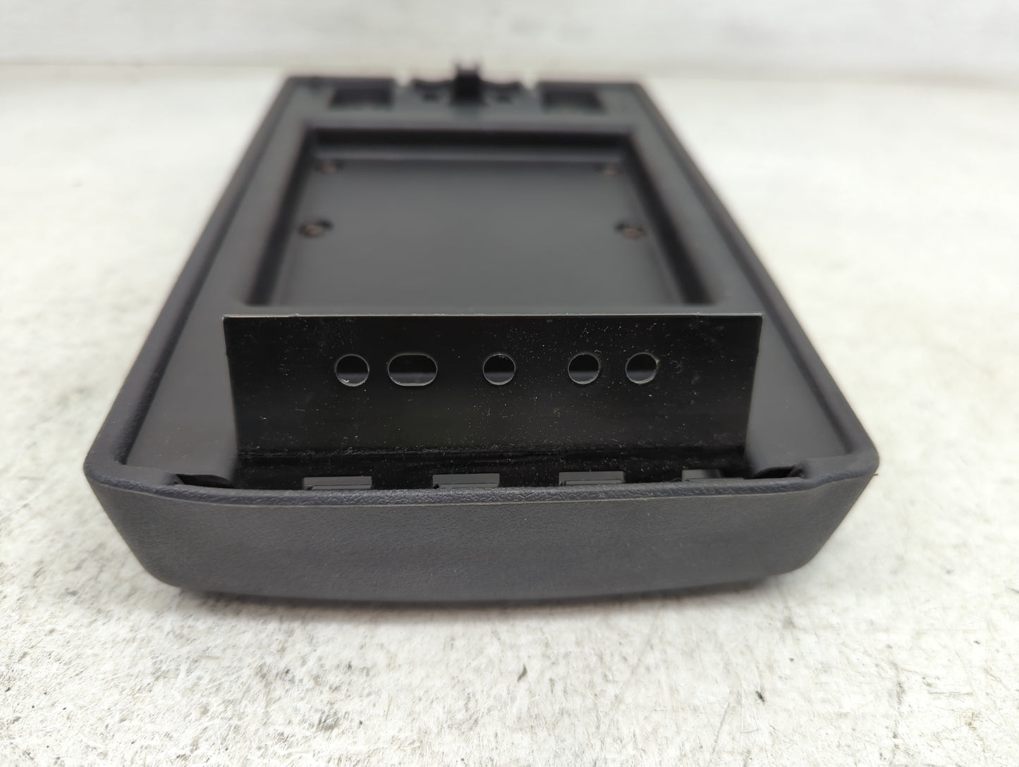 2007-2011 Dodge Nitro Center Console Armrest Cover Lid Fits Fits 2007 2008 2009 2010 2011 2012 OEM Used Auto Parts - Oemused