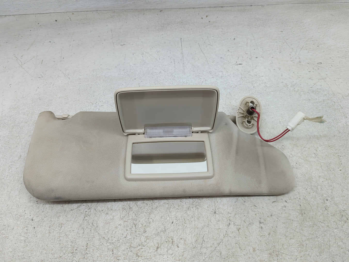 2007-2010 Dodge Nitro Sun Visor Shade Replacement Passenger Right Mirror Fits Fits 2007 2008 2009 2010 OEM Used Auto Parts -