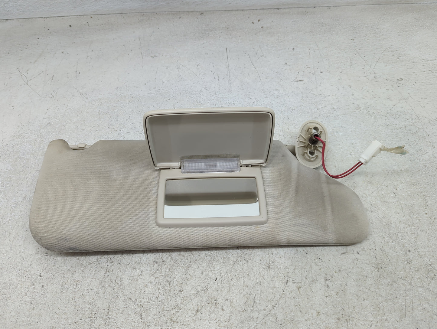 2007-2010 Dodge Nitro Sun Visor Shade Replacement Passenger Right Mirror Fits Fits 2007 2008 2009 2010 OEM Used Auto Parts -