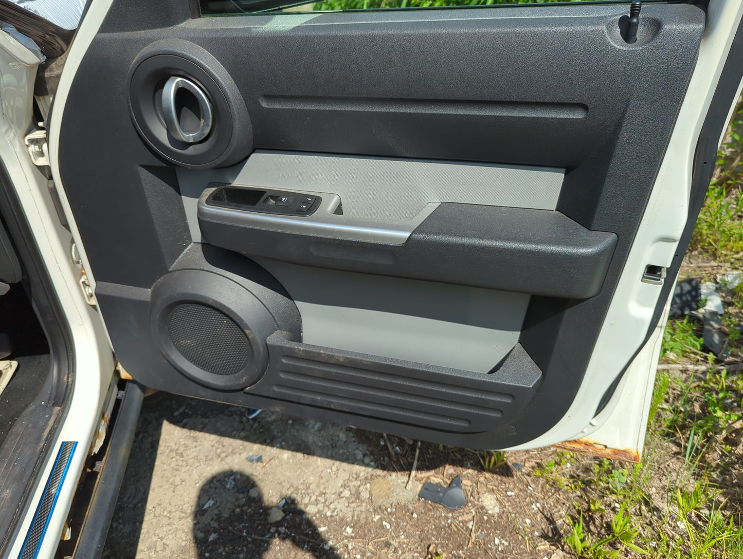 2007 Dodge Nitro Front Right Passenger Interior Door Panel Trim - Oemusedautoparts1.com