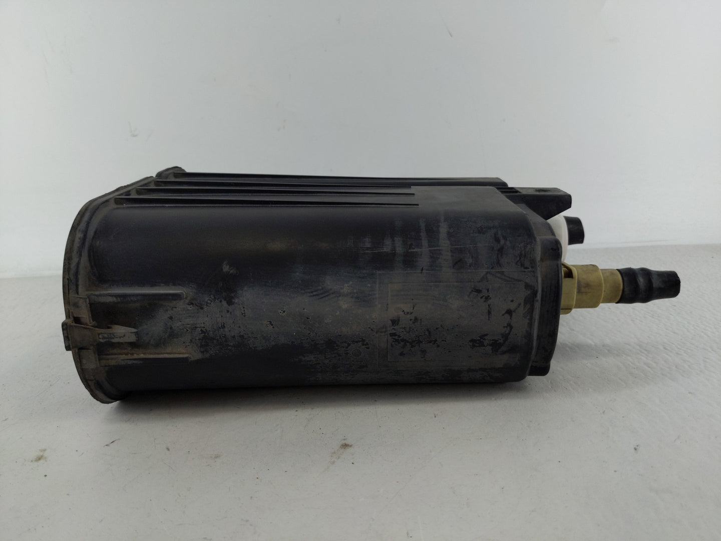 2007 Dodge Nitro Fuel Vapor Charcoal Canister 1117536 - Oemusedautoparts1.com