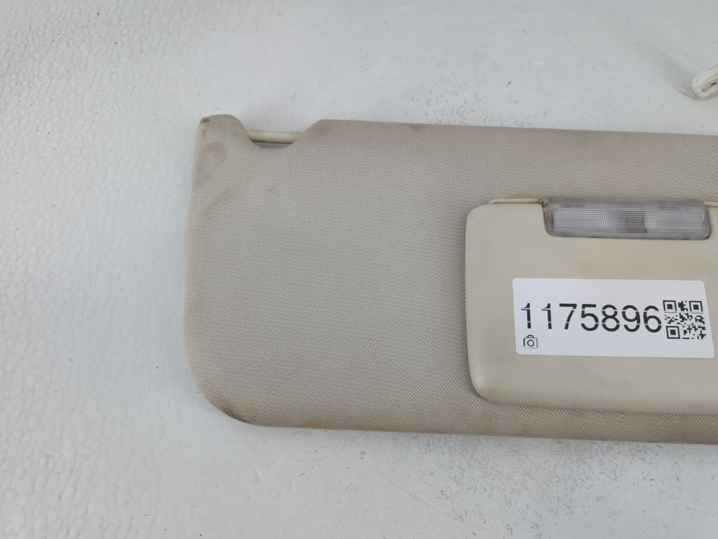 2007-2010 Dodge Nitro Sun Visor Shade Replacement Passenger Right Mirror Fits Fits 2007 2008 2009 2010 OEM Used Auto Parts -