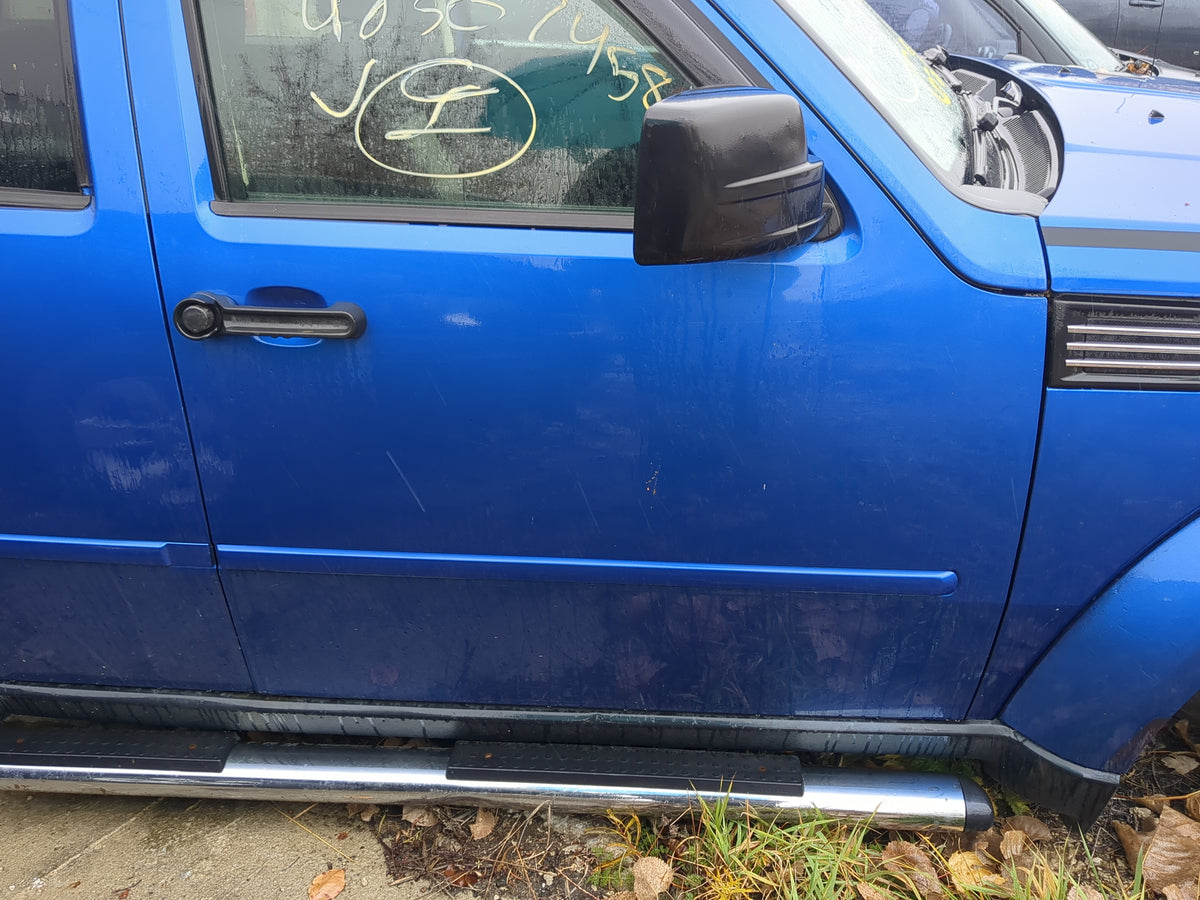 2007-2011 Dodge Nitro Passenger Front Door Oem - Oemusedautoparts1.com