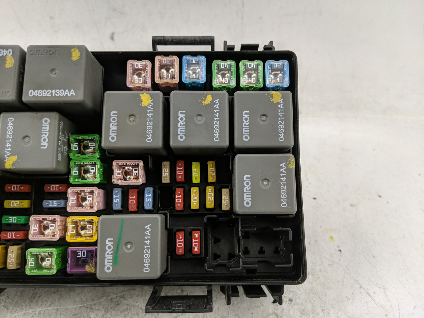2007-2007 Dodge Nitro Fusebox Fuse Box Relay Module Tipm Kad09c02b5 - Oemusedautoparts1.com