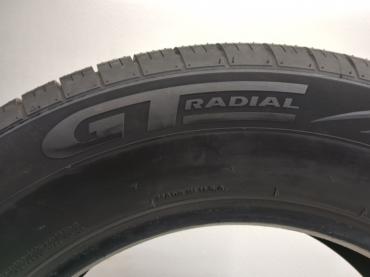 Used Tire 235/65R17 GT RADIAL MAXTOUR LX 104H - Tread Depth 9/32 - Oemusedautoparts1.com