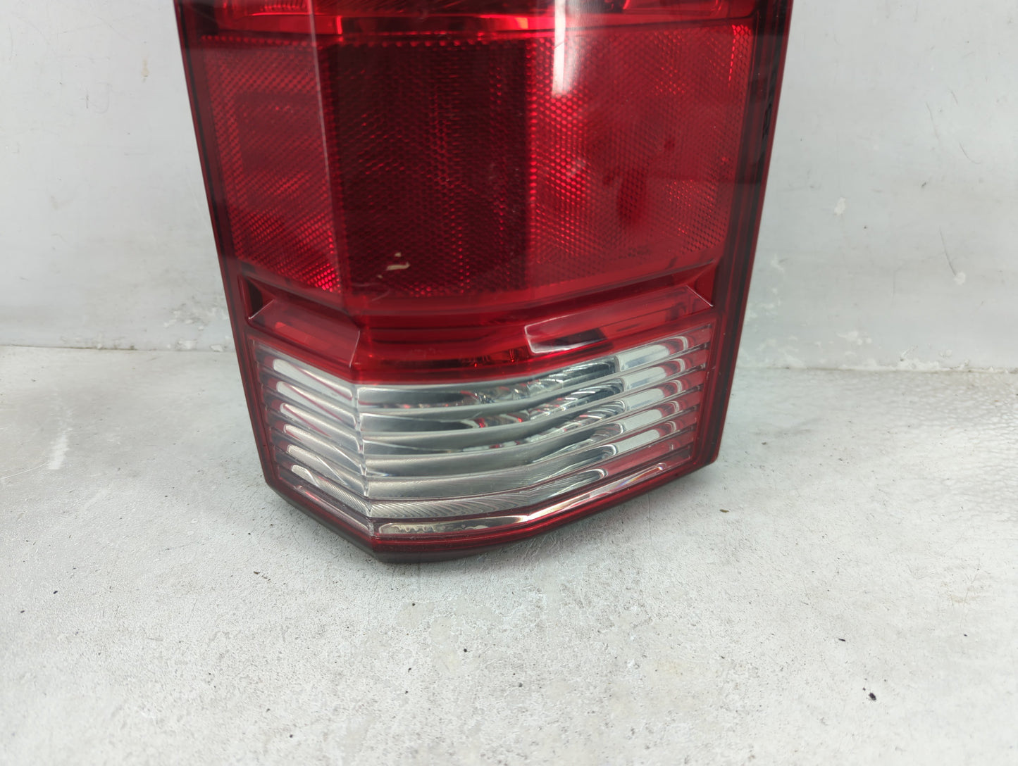 2007-2011 Dodge Nitro Tail Light Assembly Passenger Right OEM P/N:55157150AG Fits Fits 2007 2008 2009 2010 2011 OEM Used Aut