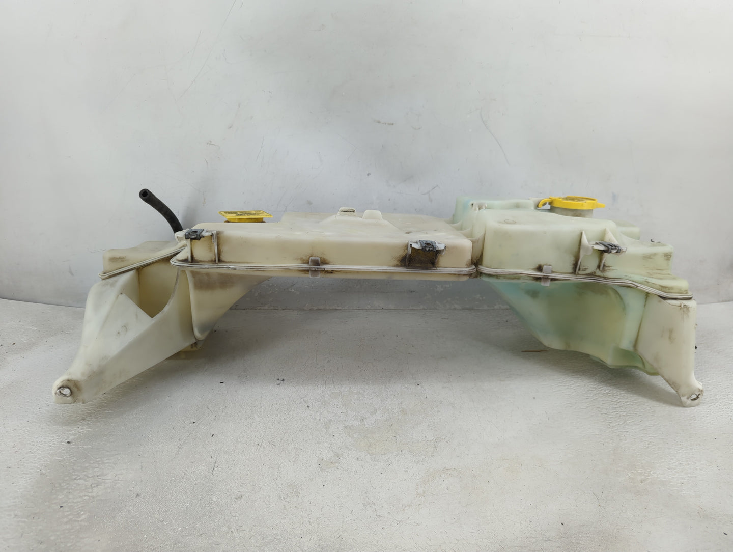 2007 Dodge Nitro Windshield Washer Fluid Reservoir Bottle Oem - Oemusedautoparts1.com