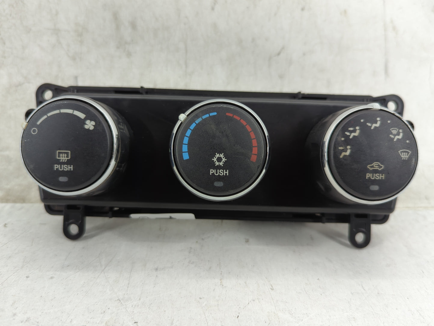 2007 Dodge Nitro Climate Control Module Temperature AC/Heater Replacement P/N:P55111802AG Fits OEM Used Auto Parts - Oemused