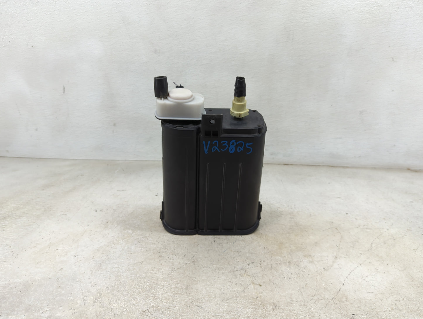 2007 Dodge Nitro Fuel Vapor Charcoal Canister 1460122 - Oemusedautoparts1.com